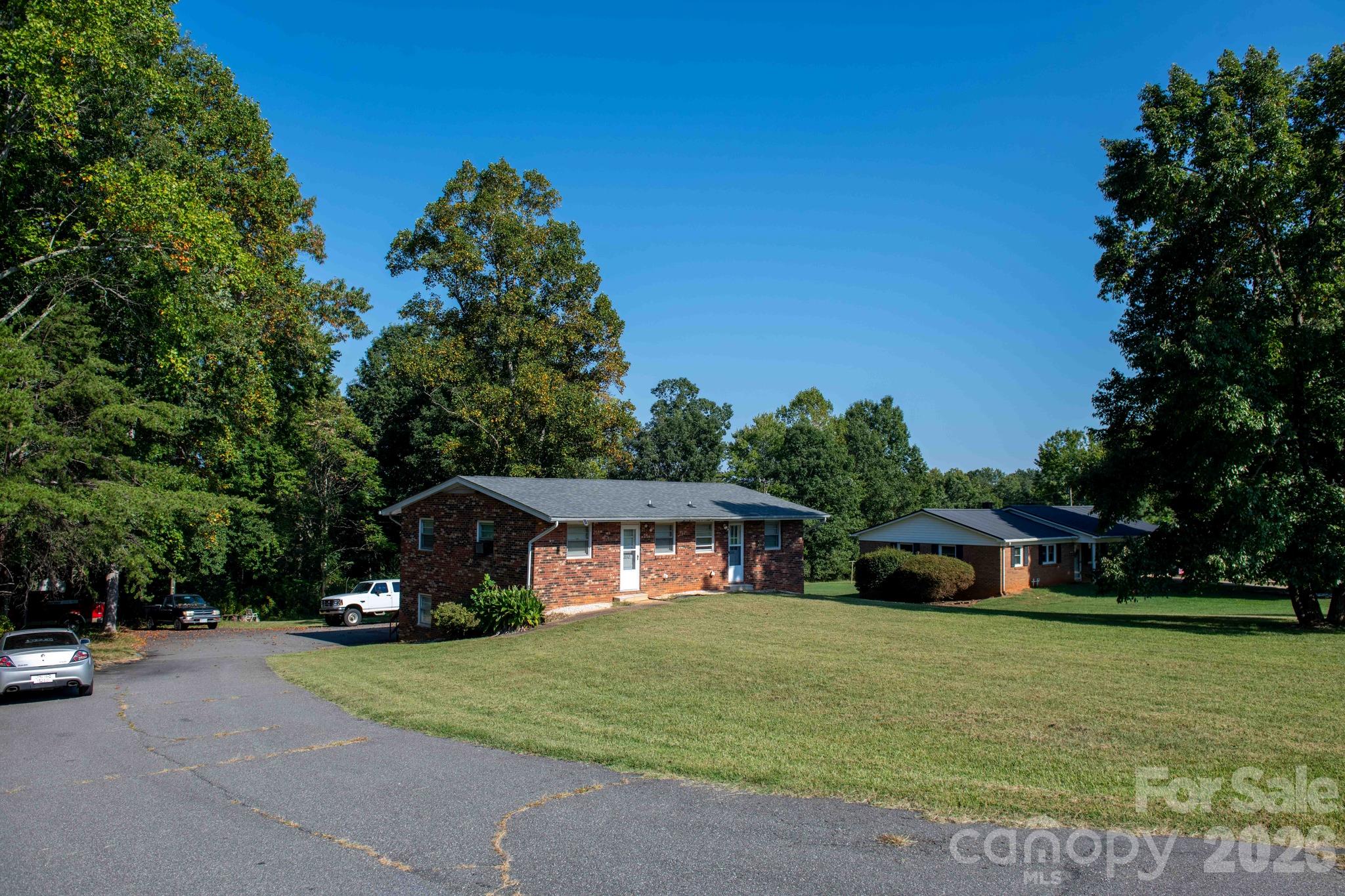 main property photo 5