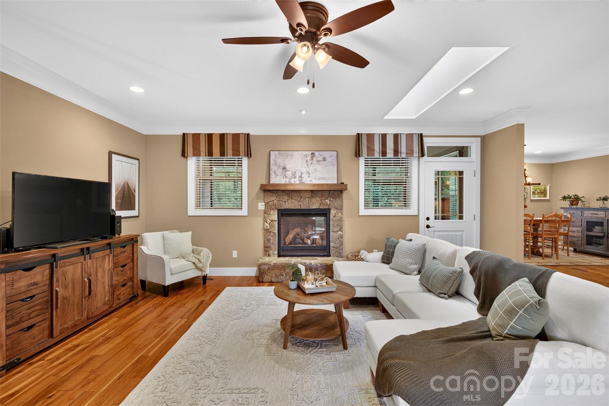 main property photo 25