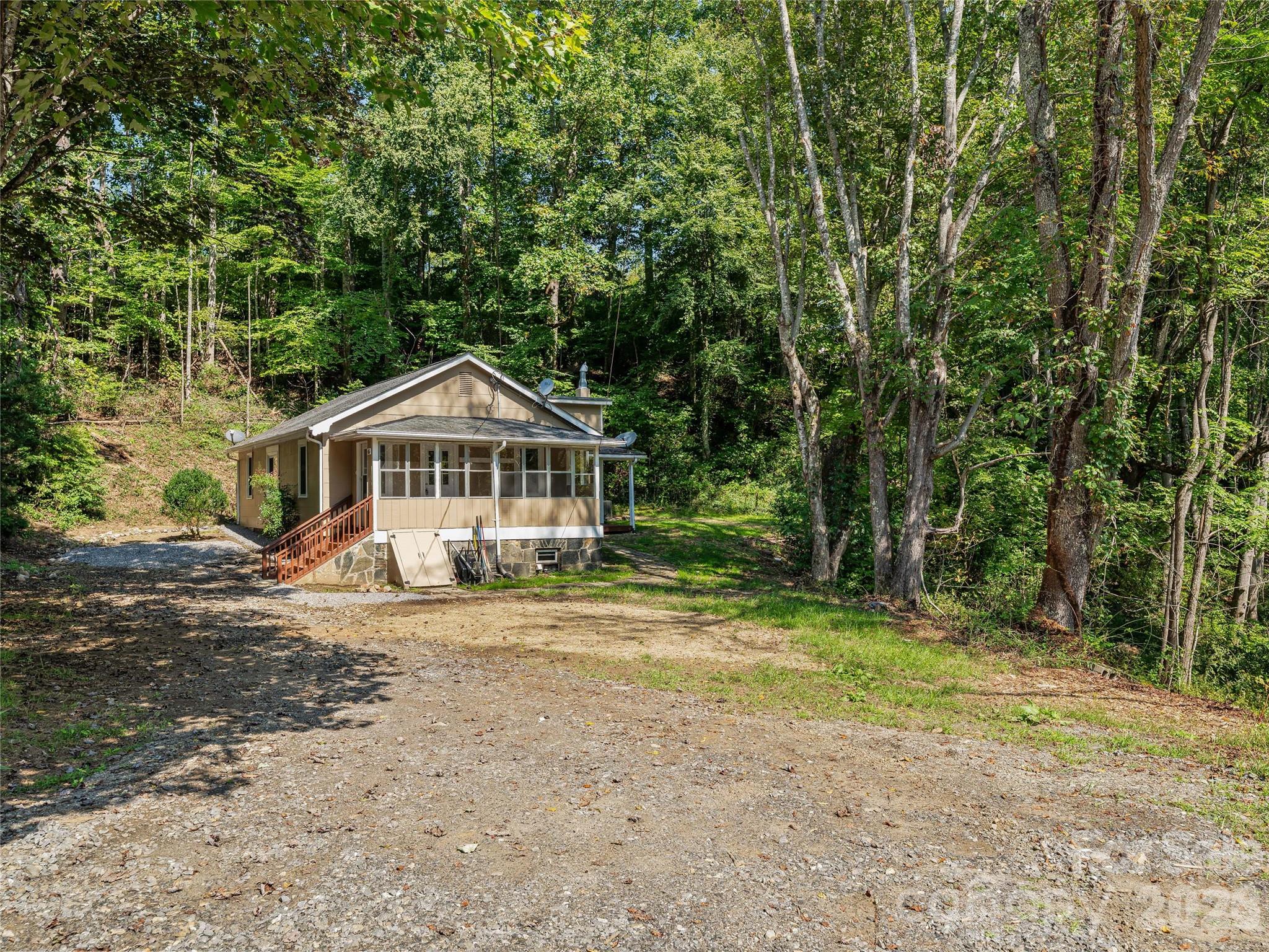 main property photo 23