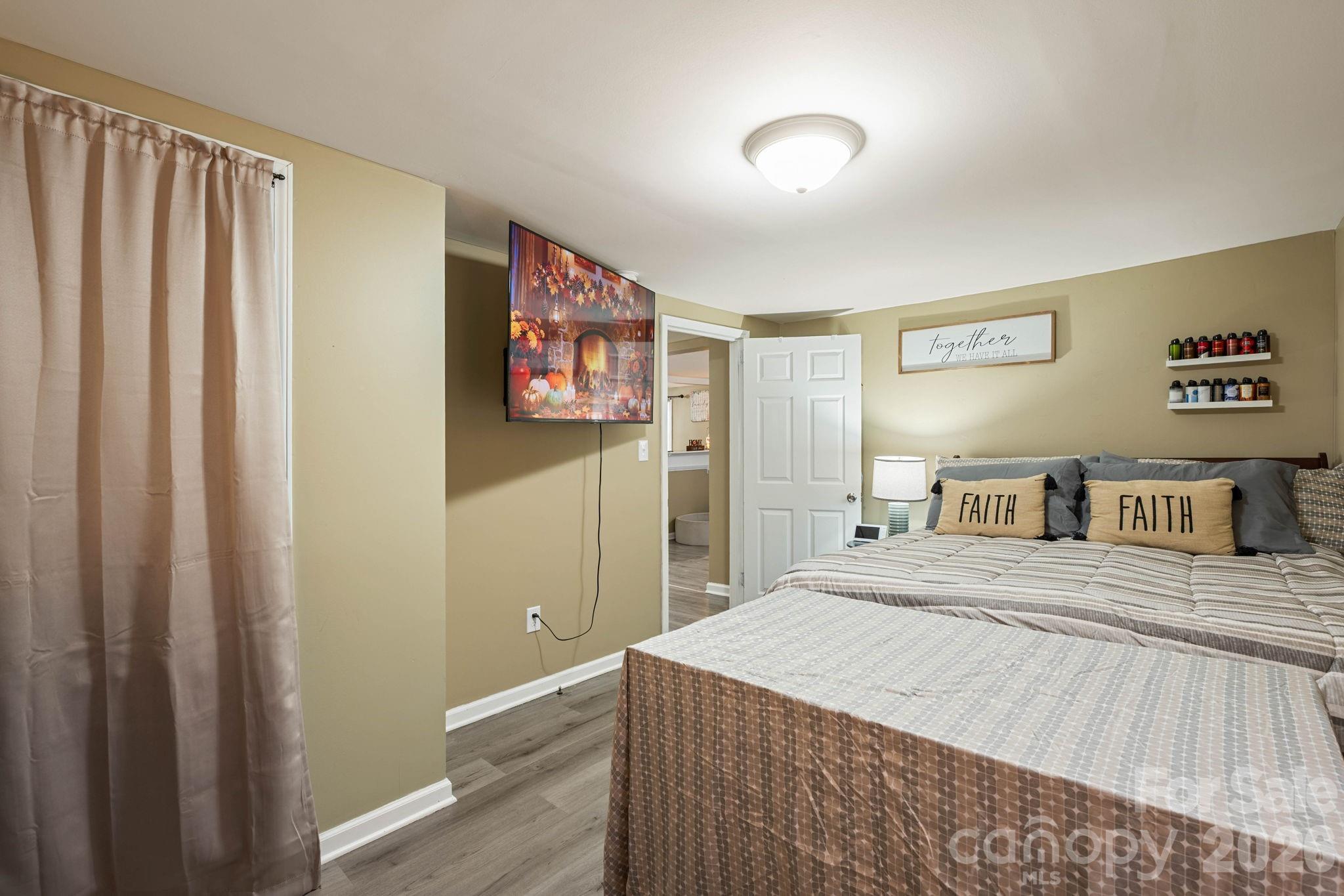 main property photo 23