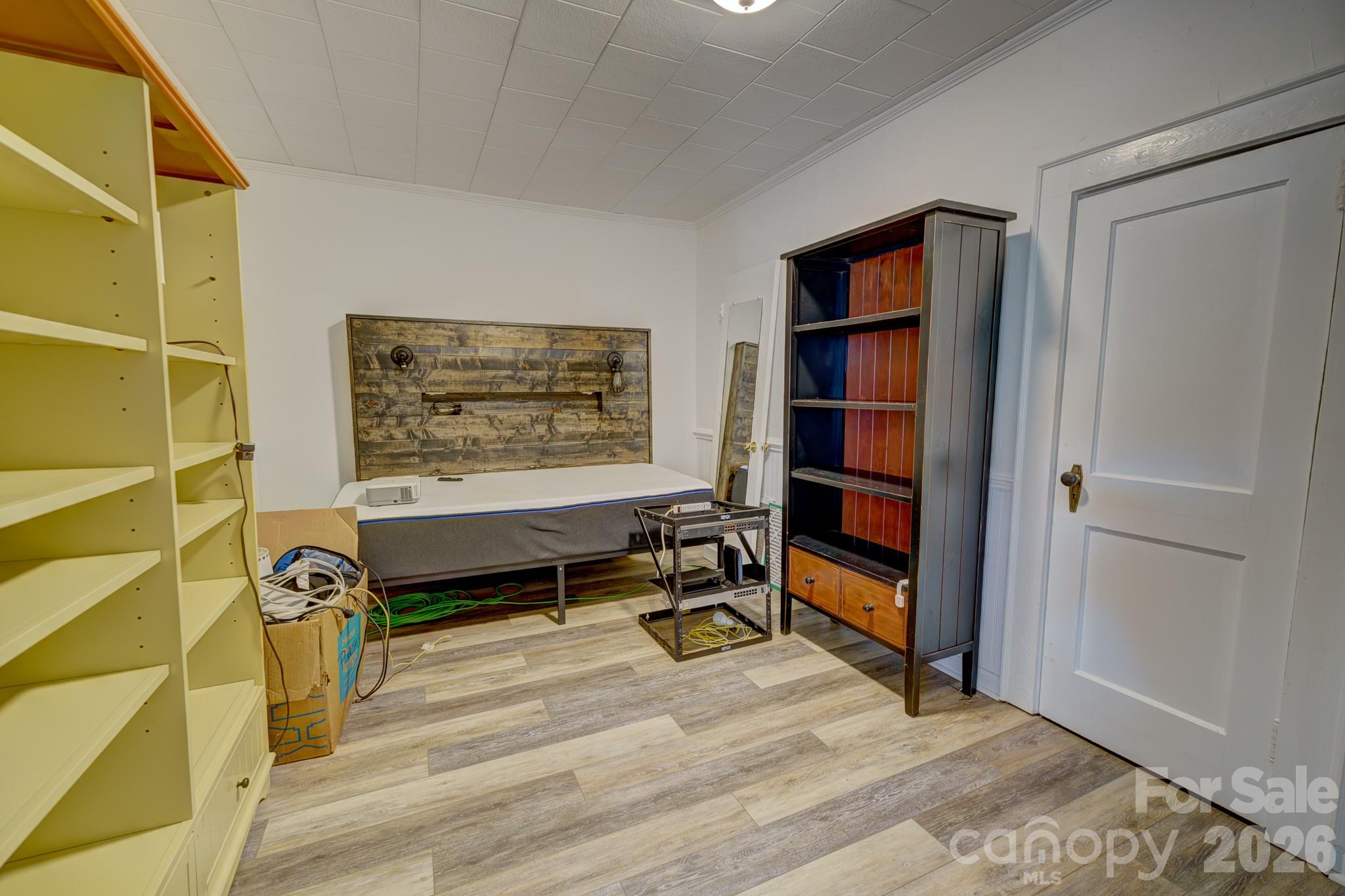 main property photo 12