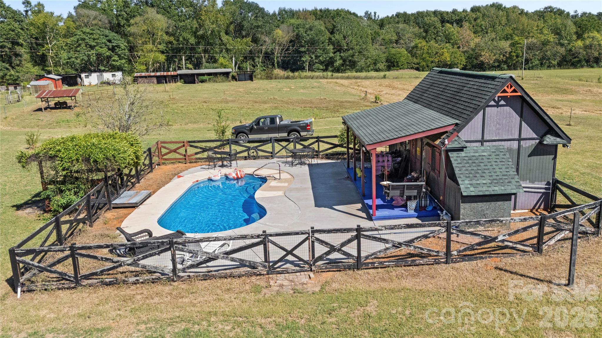 main property photo 12