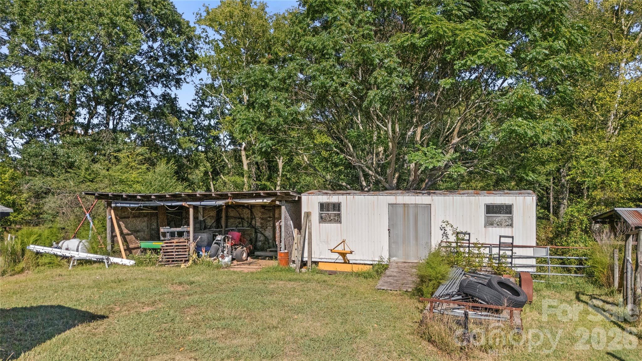 main property photo 22