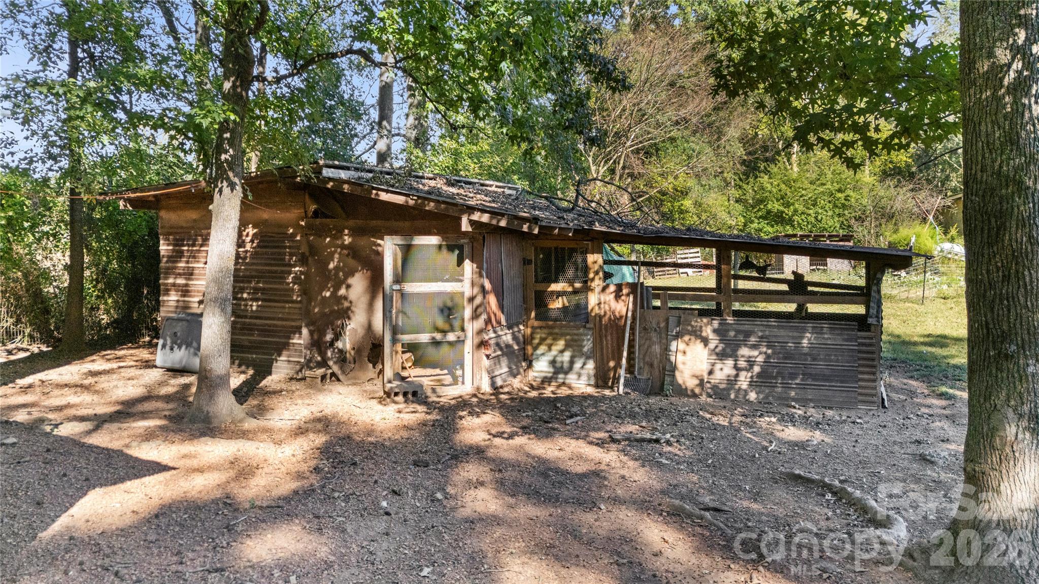 main property photo 24