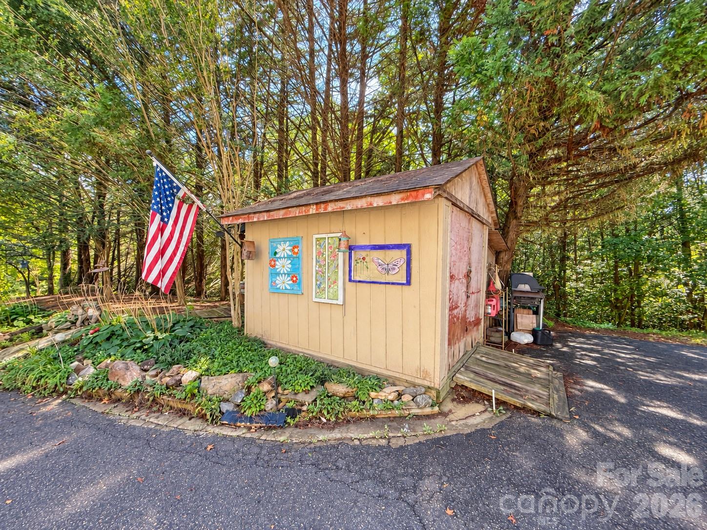 main property photo 29
