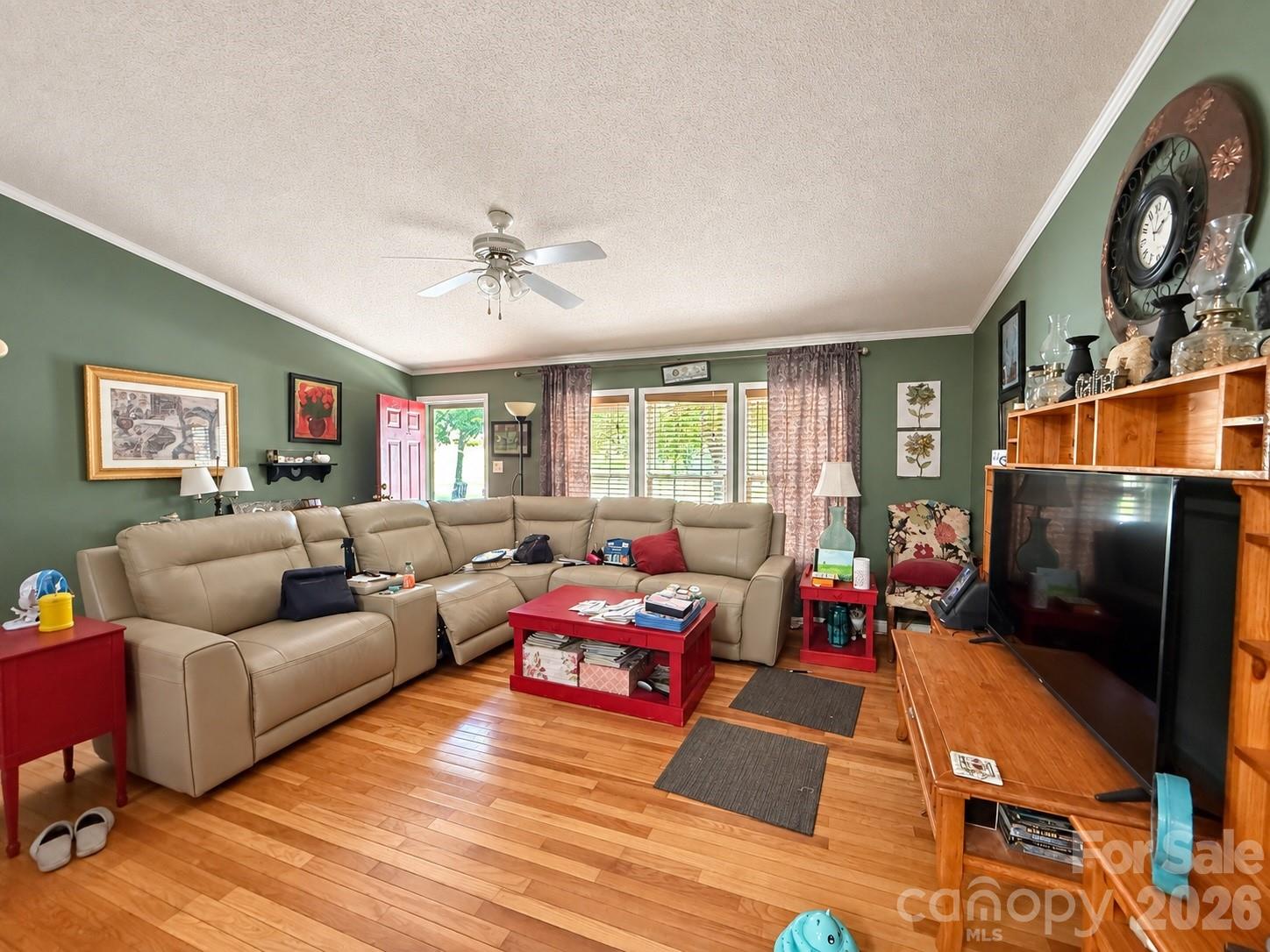 main property photo 3