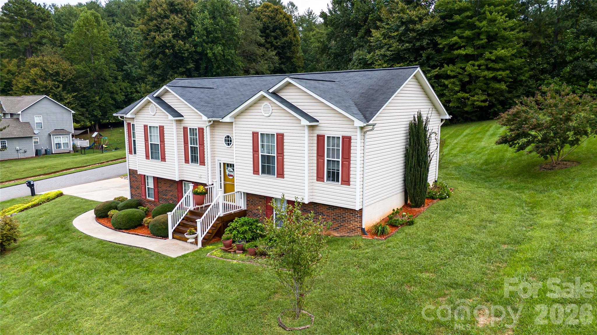 main property photo 2