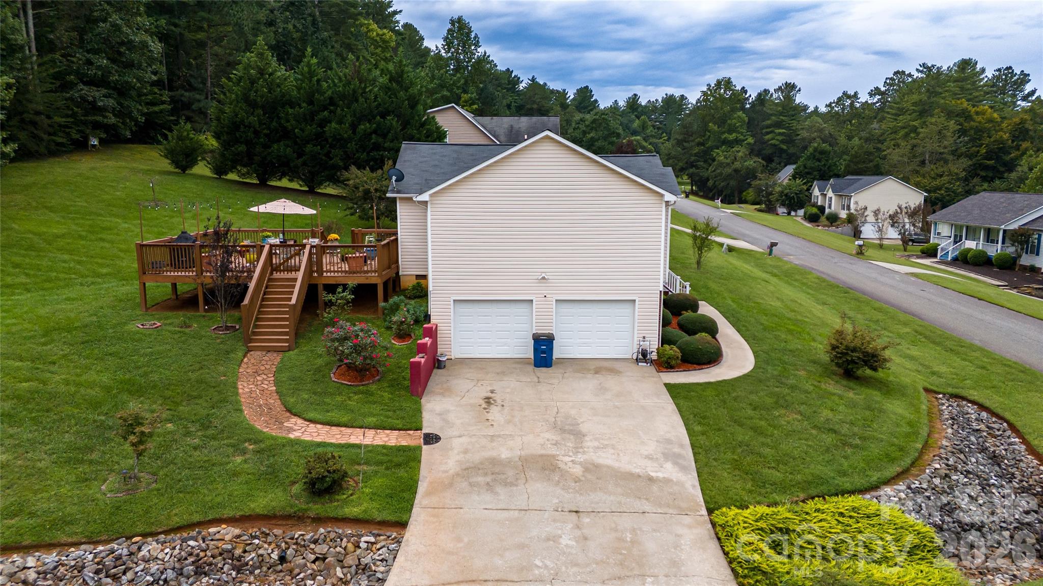 main property photo 4