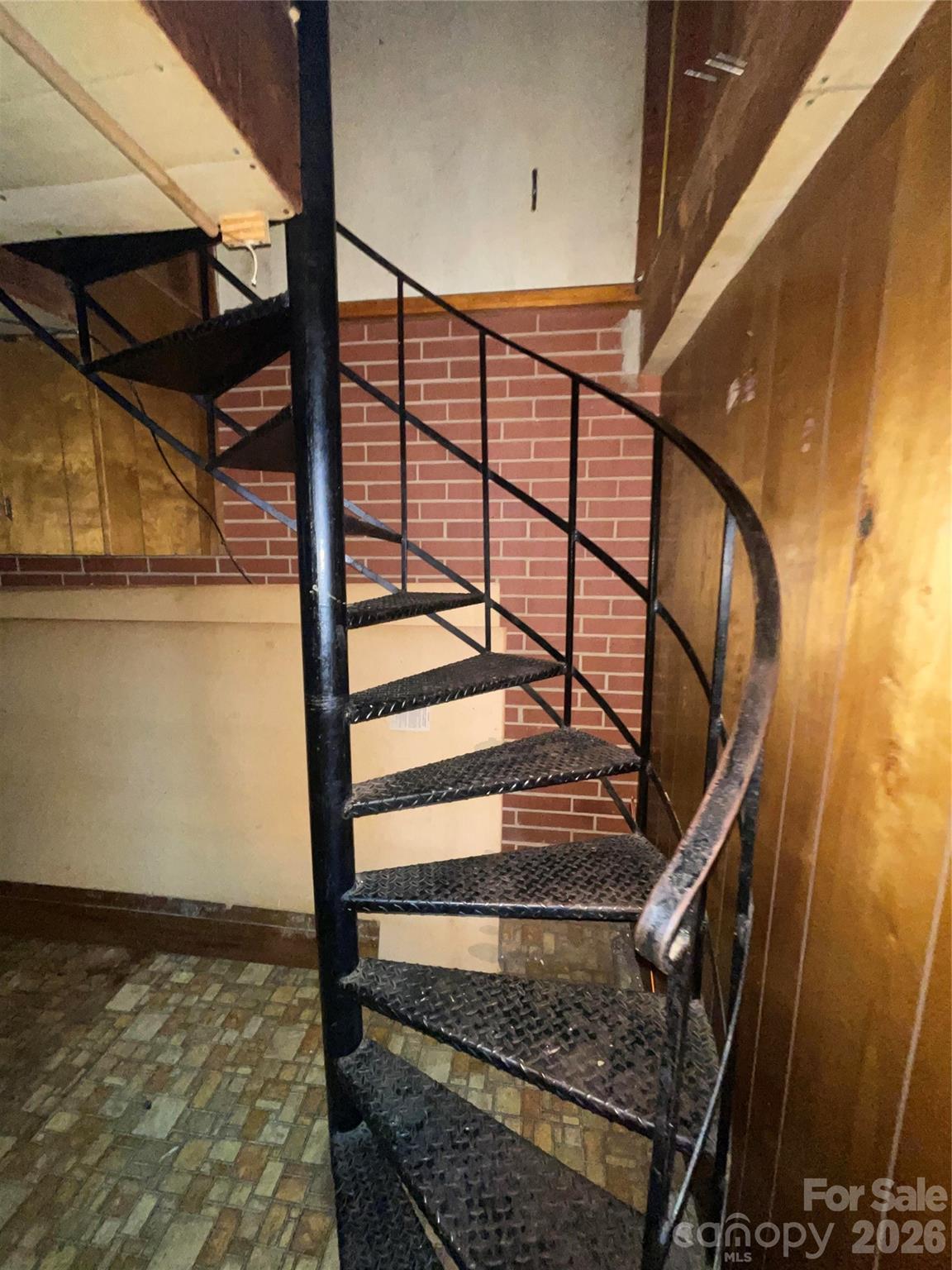 main property photo 17