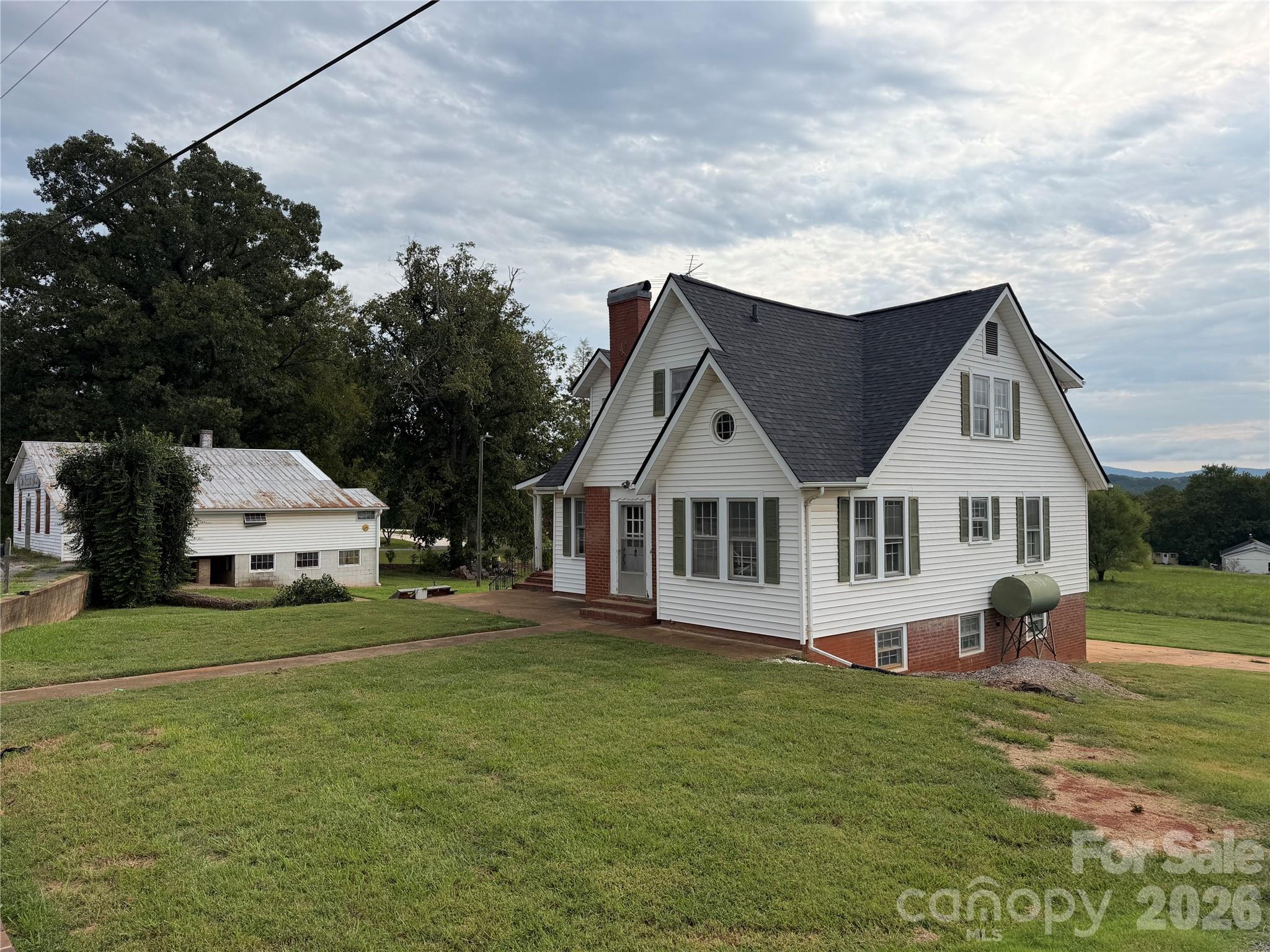 main property photo 4