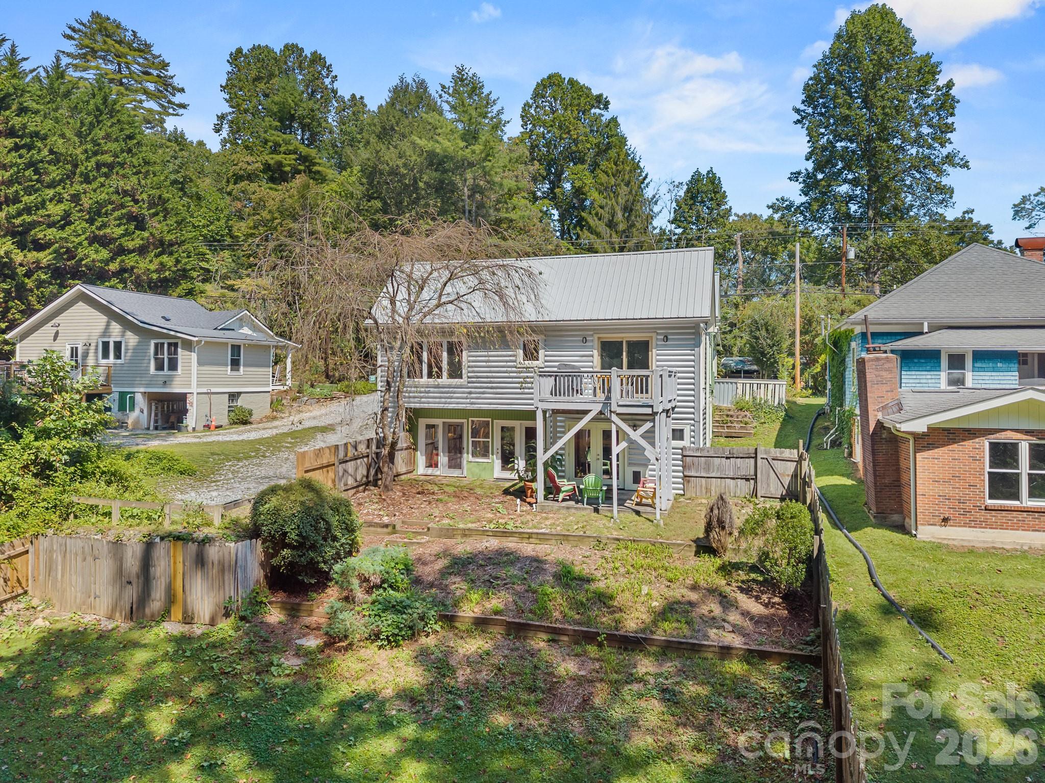 main property photo 41