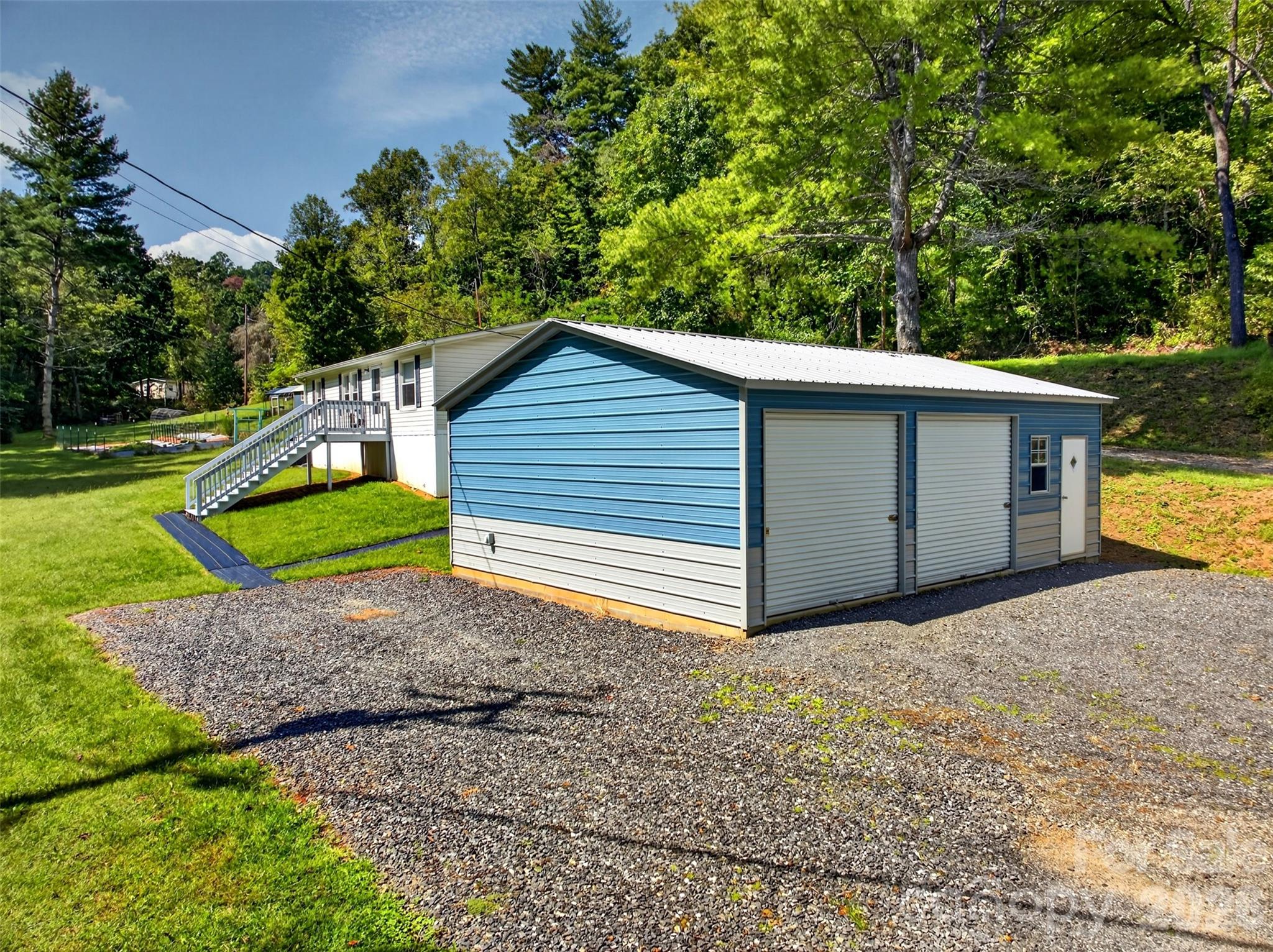main property photo 19