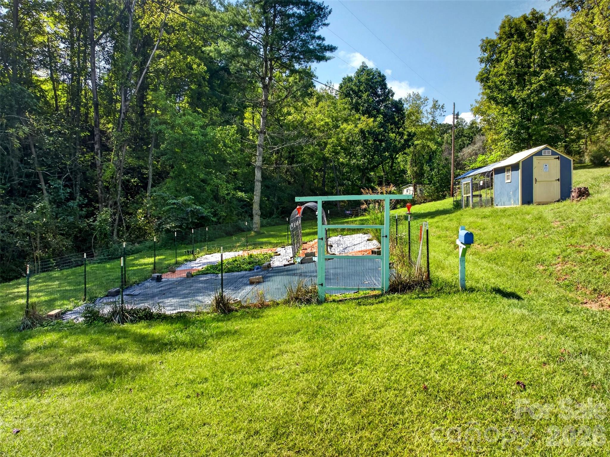 main property photo 28