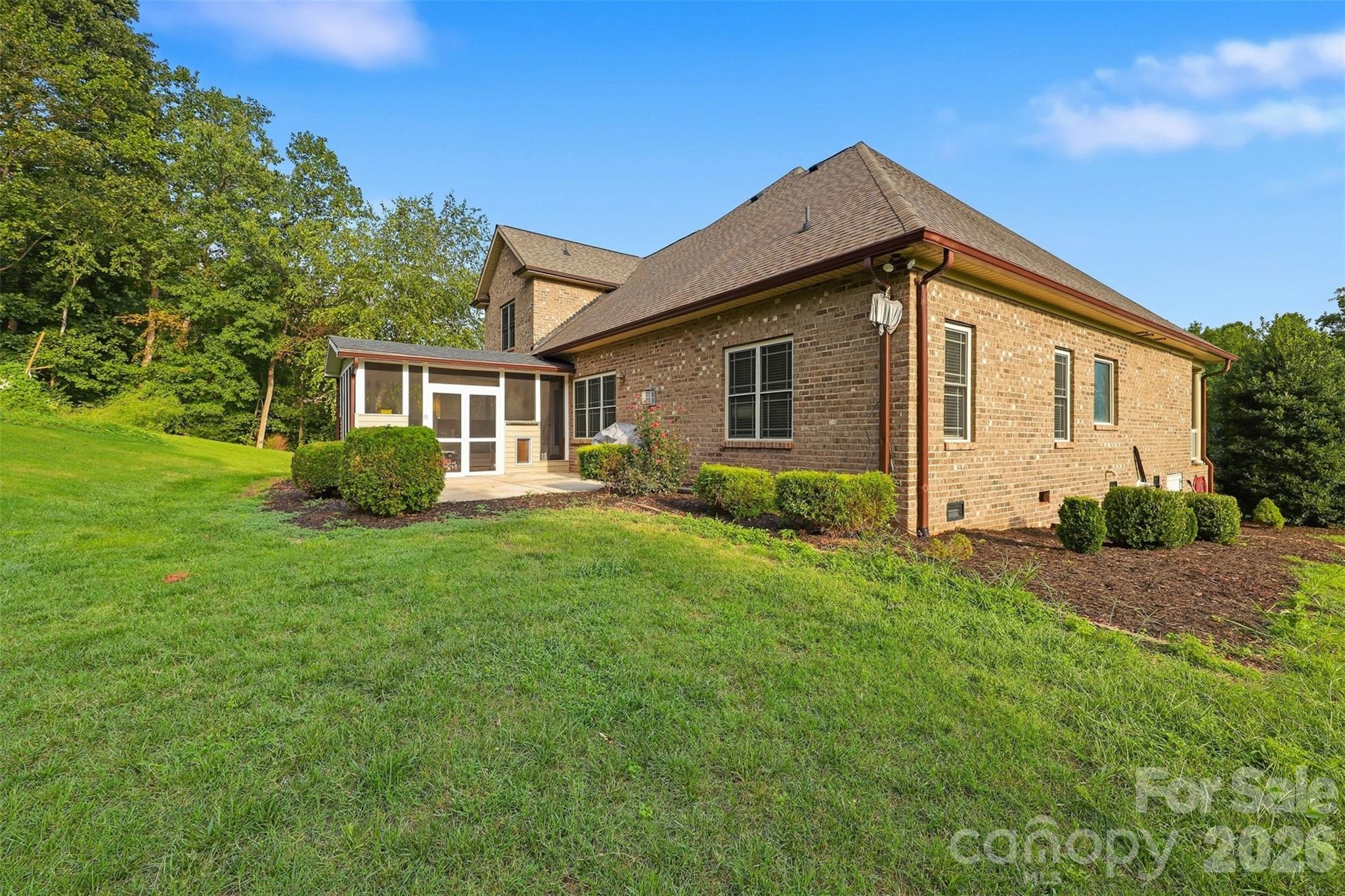 main property photo 40