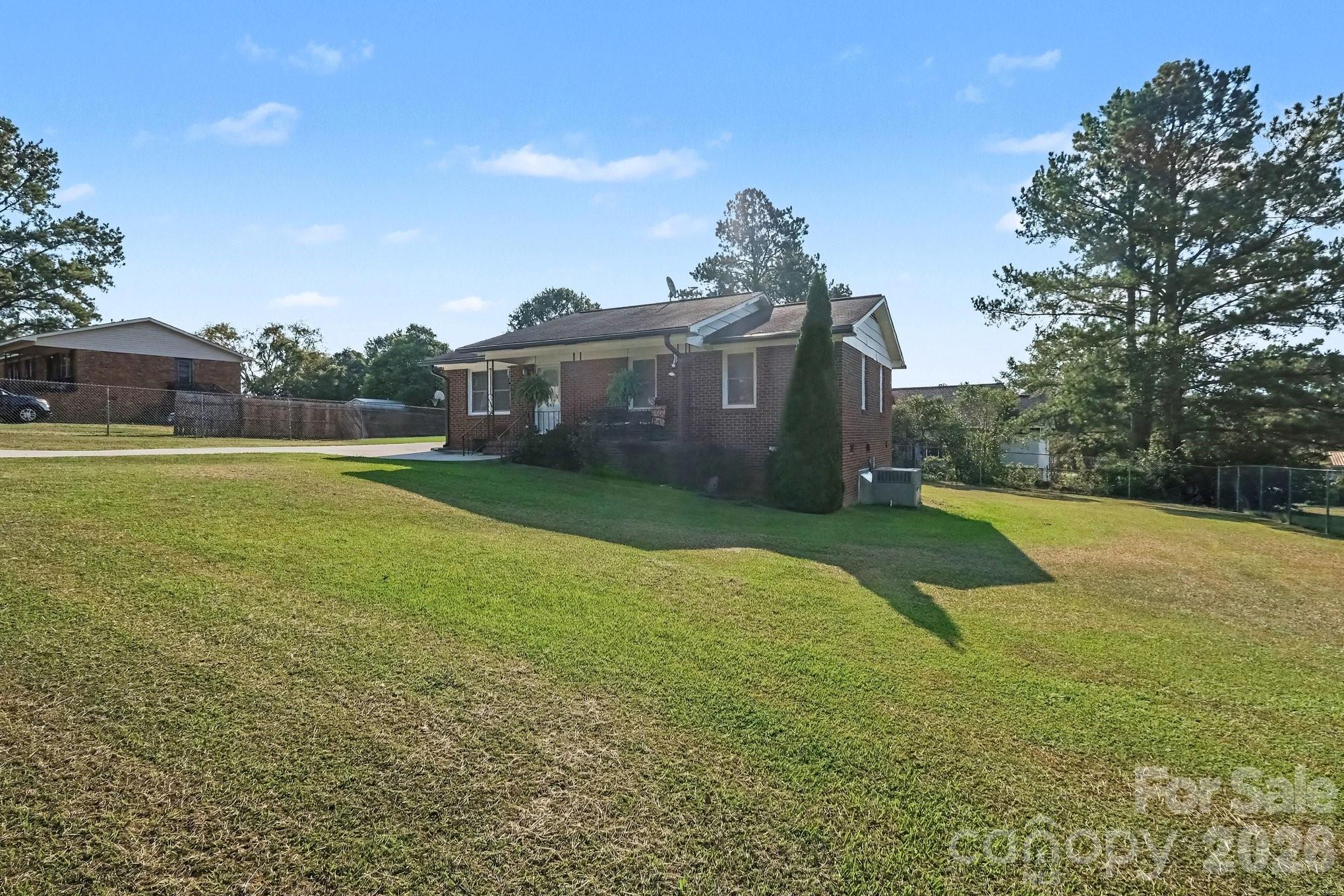 main property photo 13