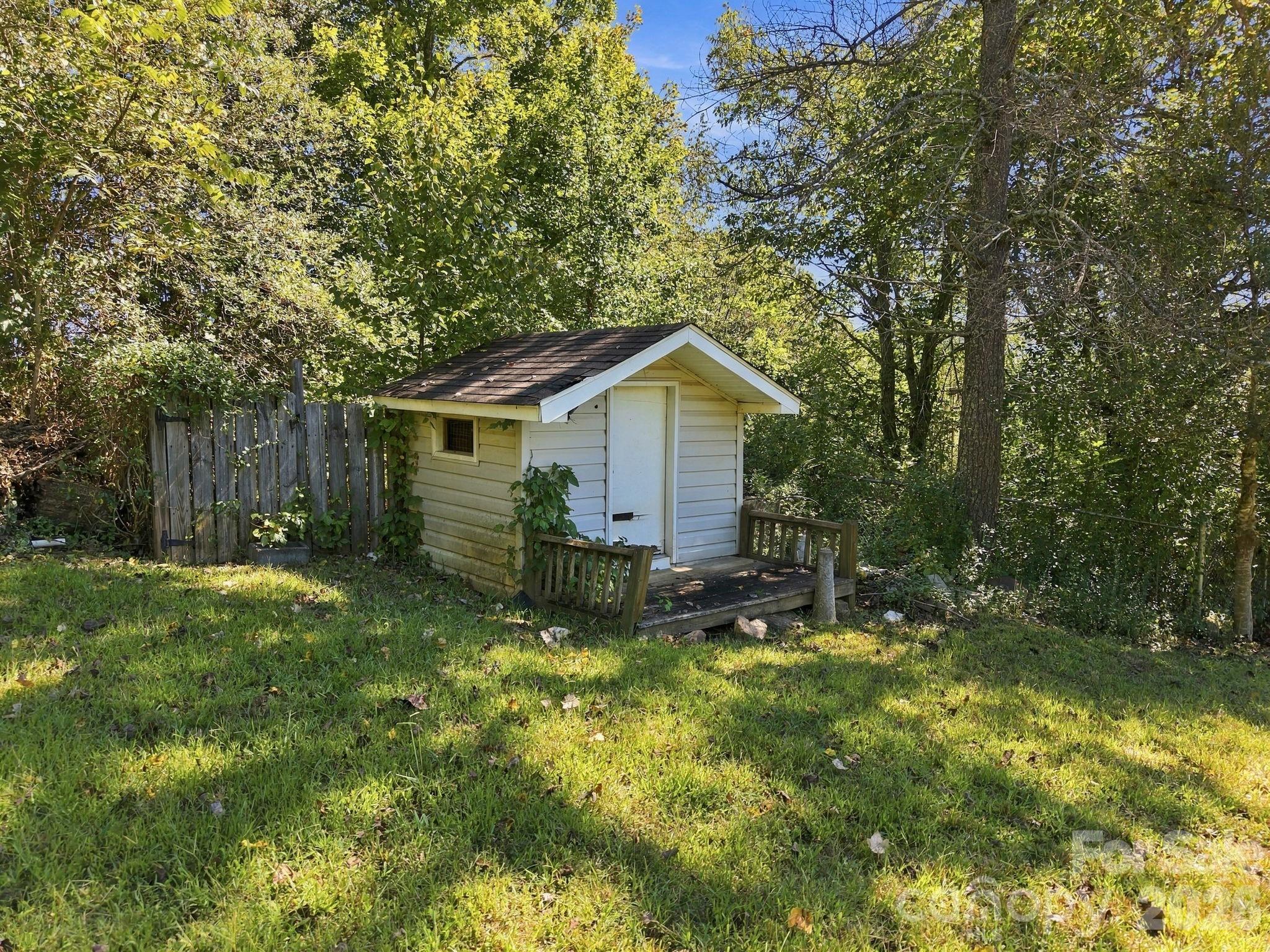 main property photo 32