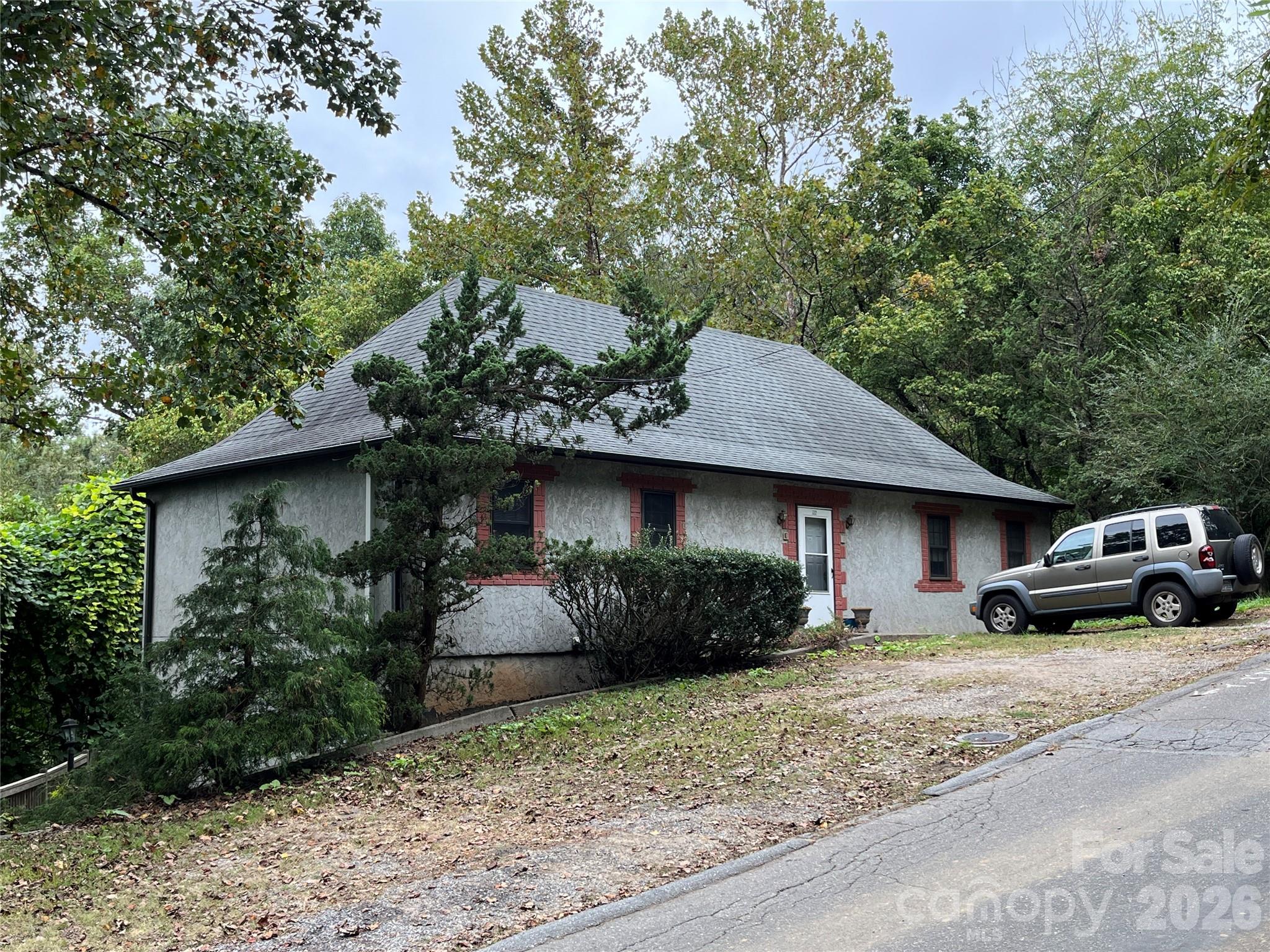 main property photo 14