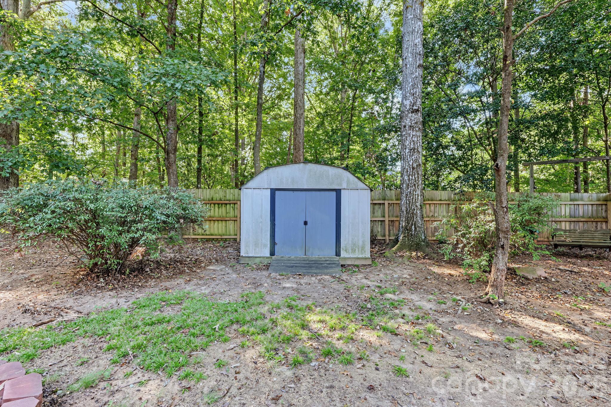 main property photo 33