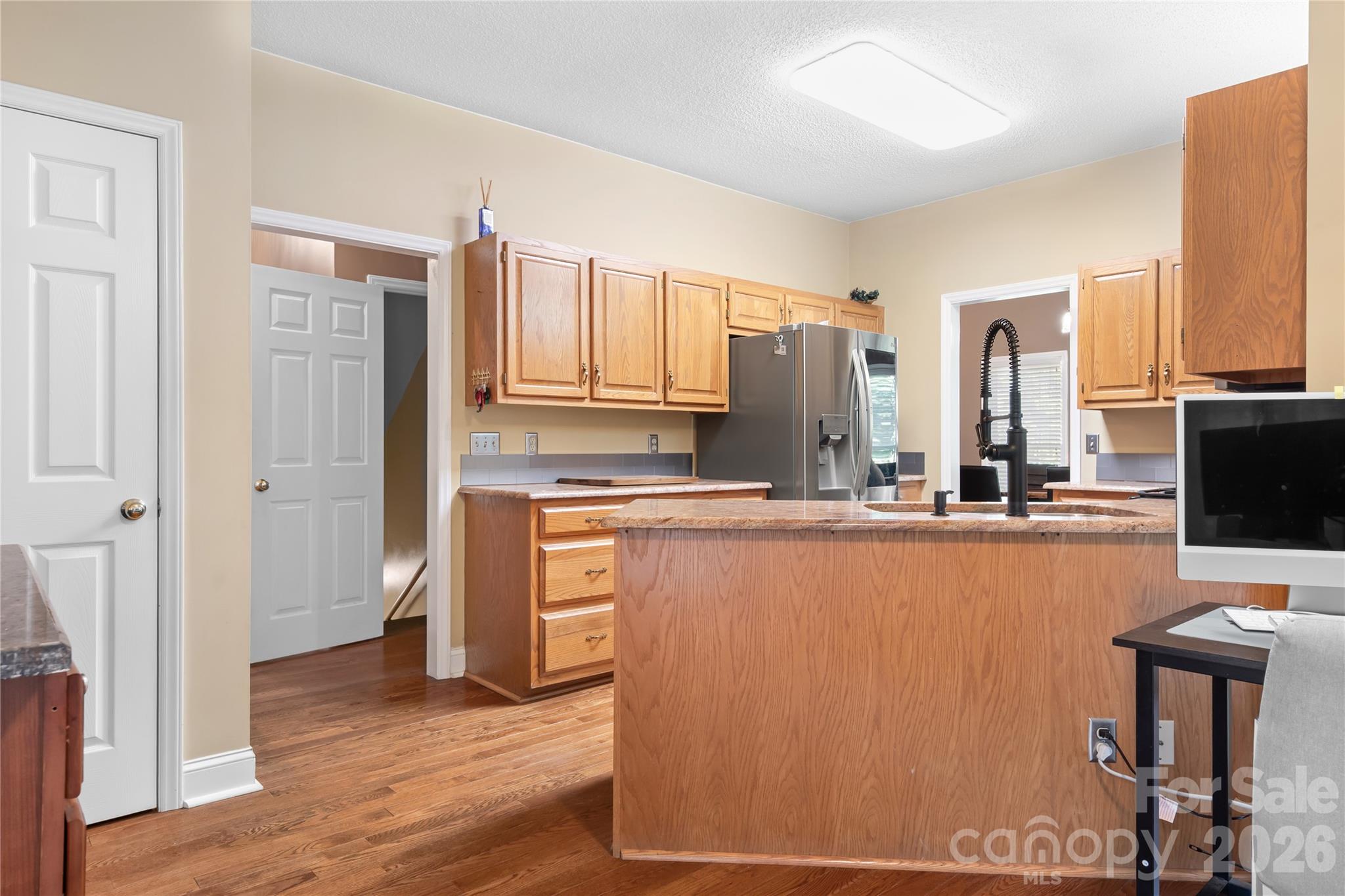 main property photo 12