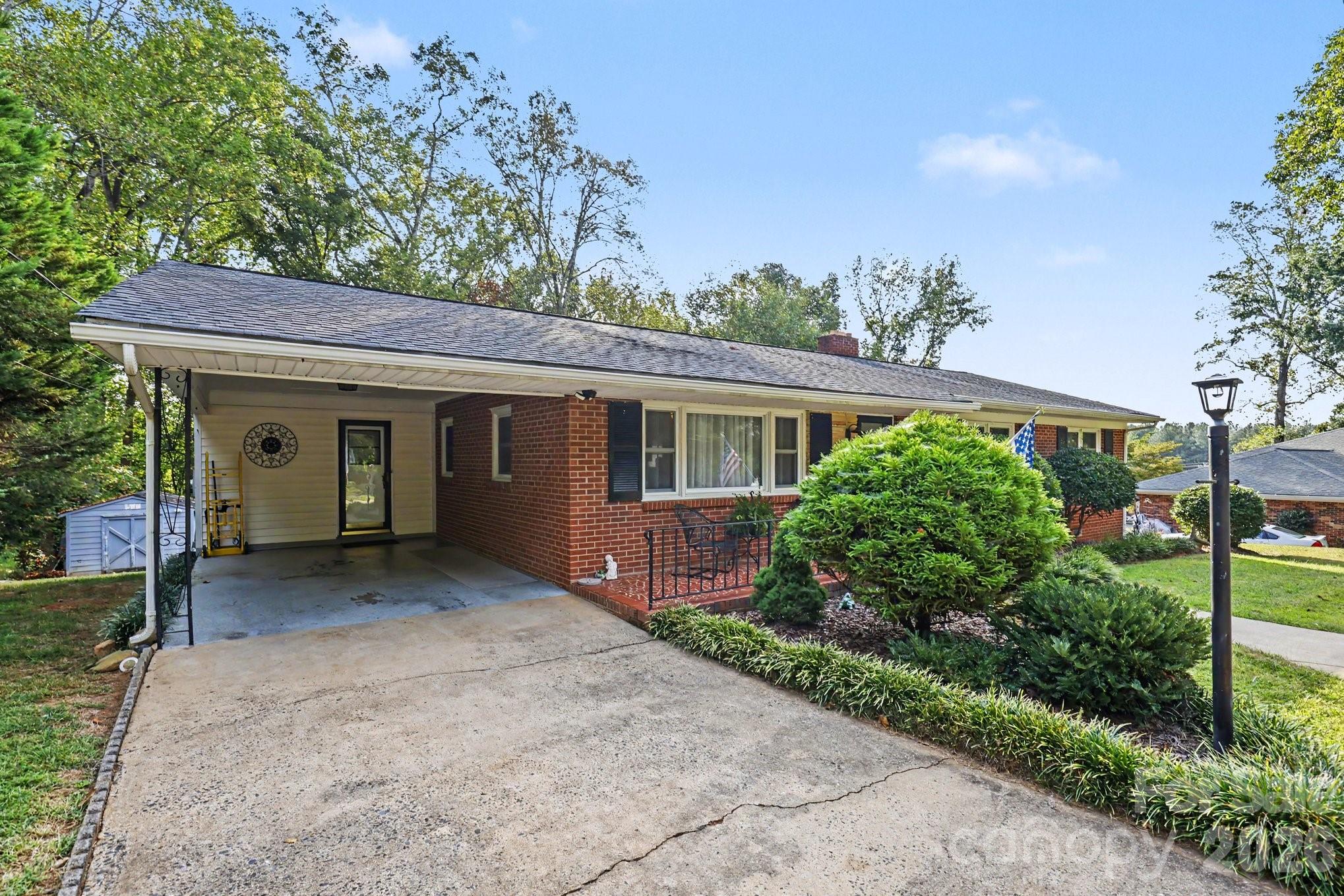 main property photo 30