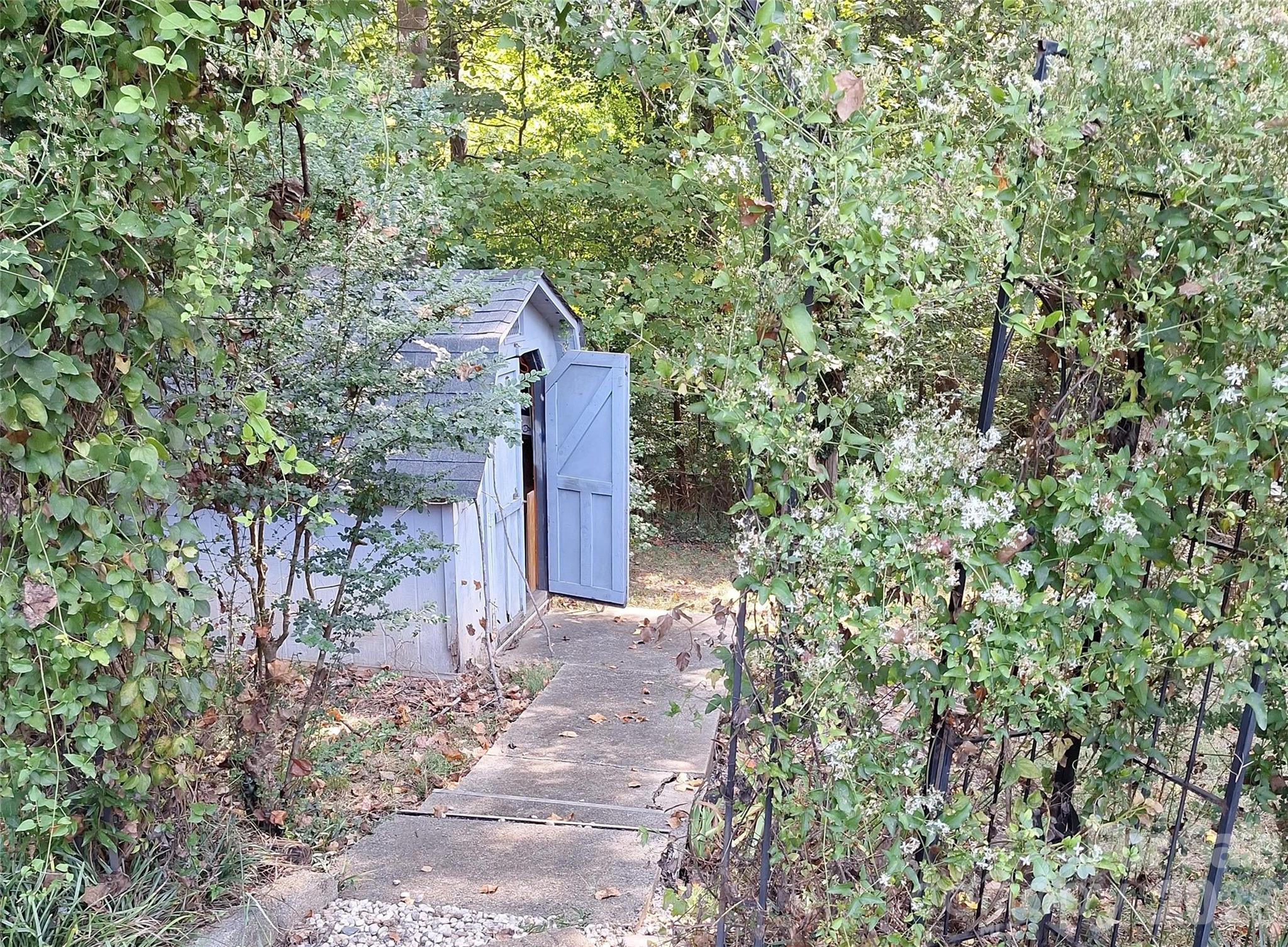 main property photo 38