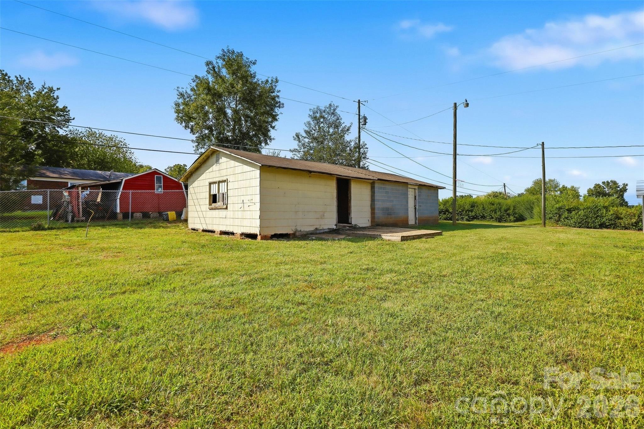 main property photo 7