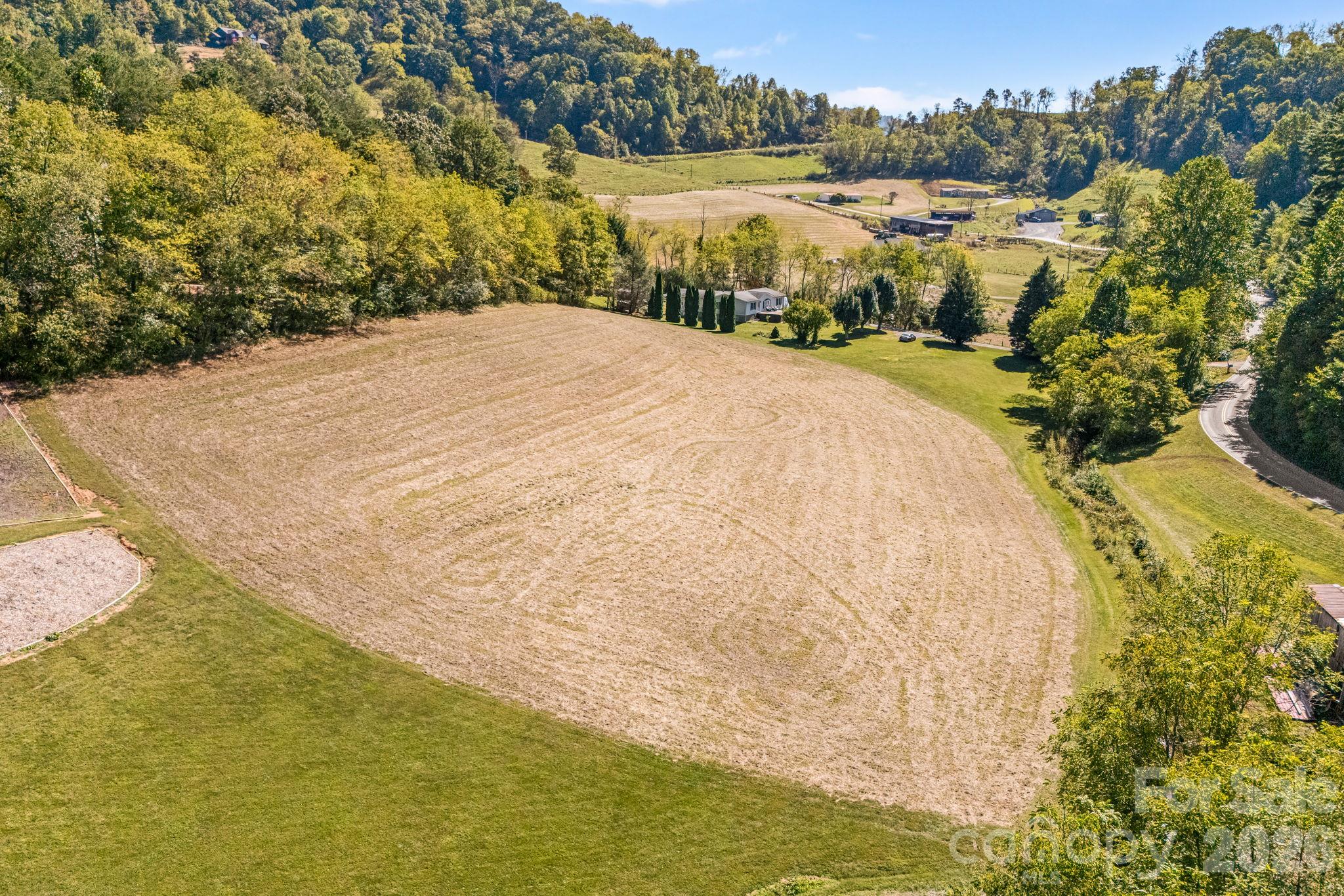 main property photo 30