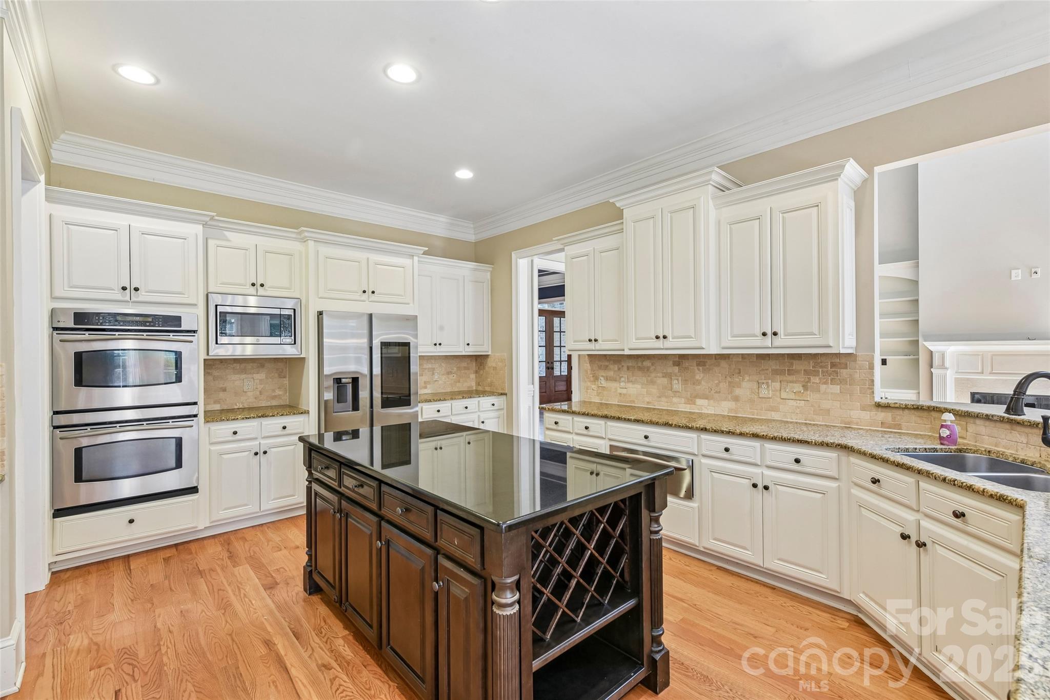 main property photo 11