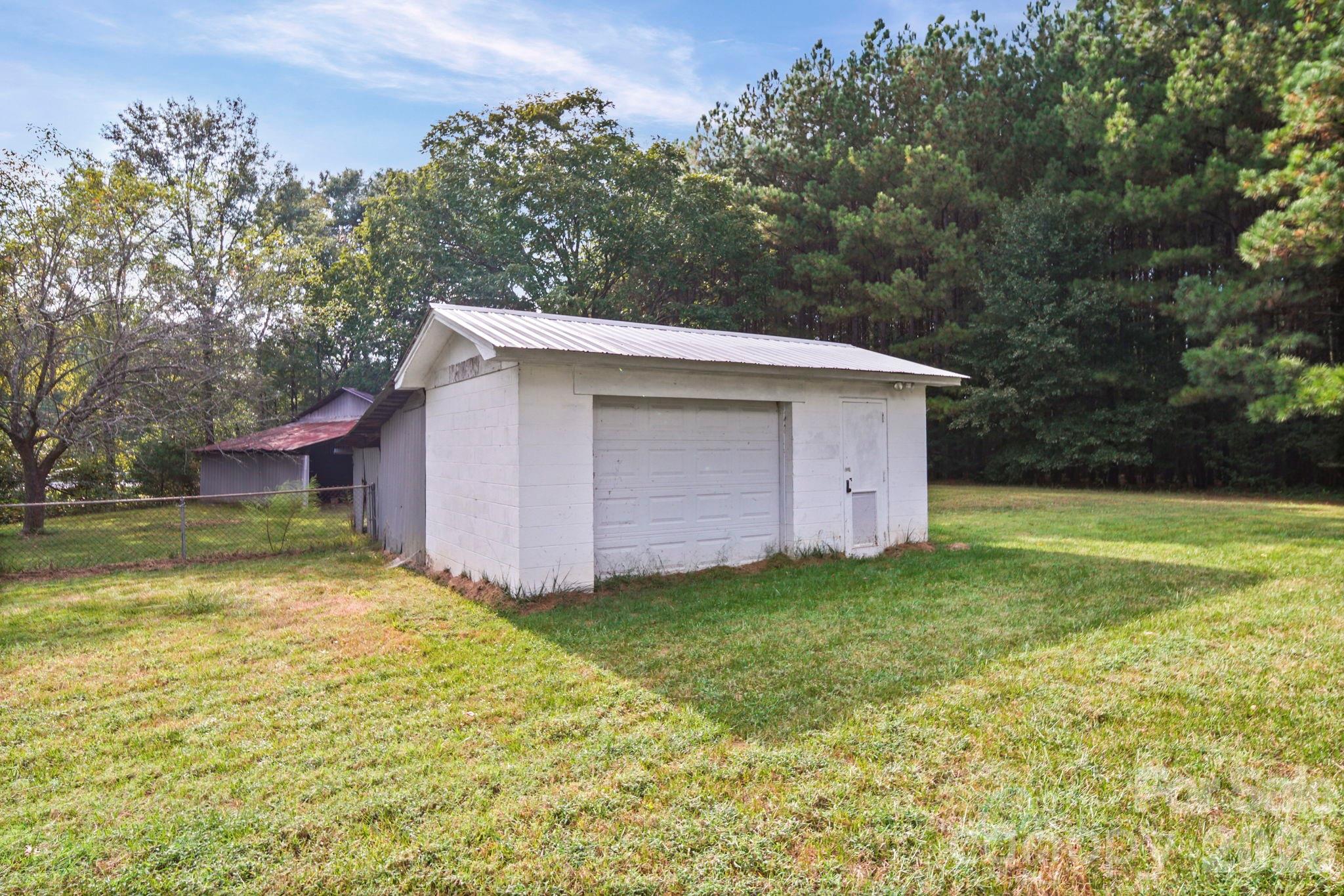 main property photo 19