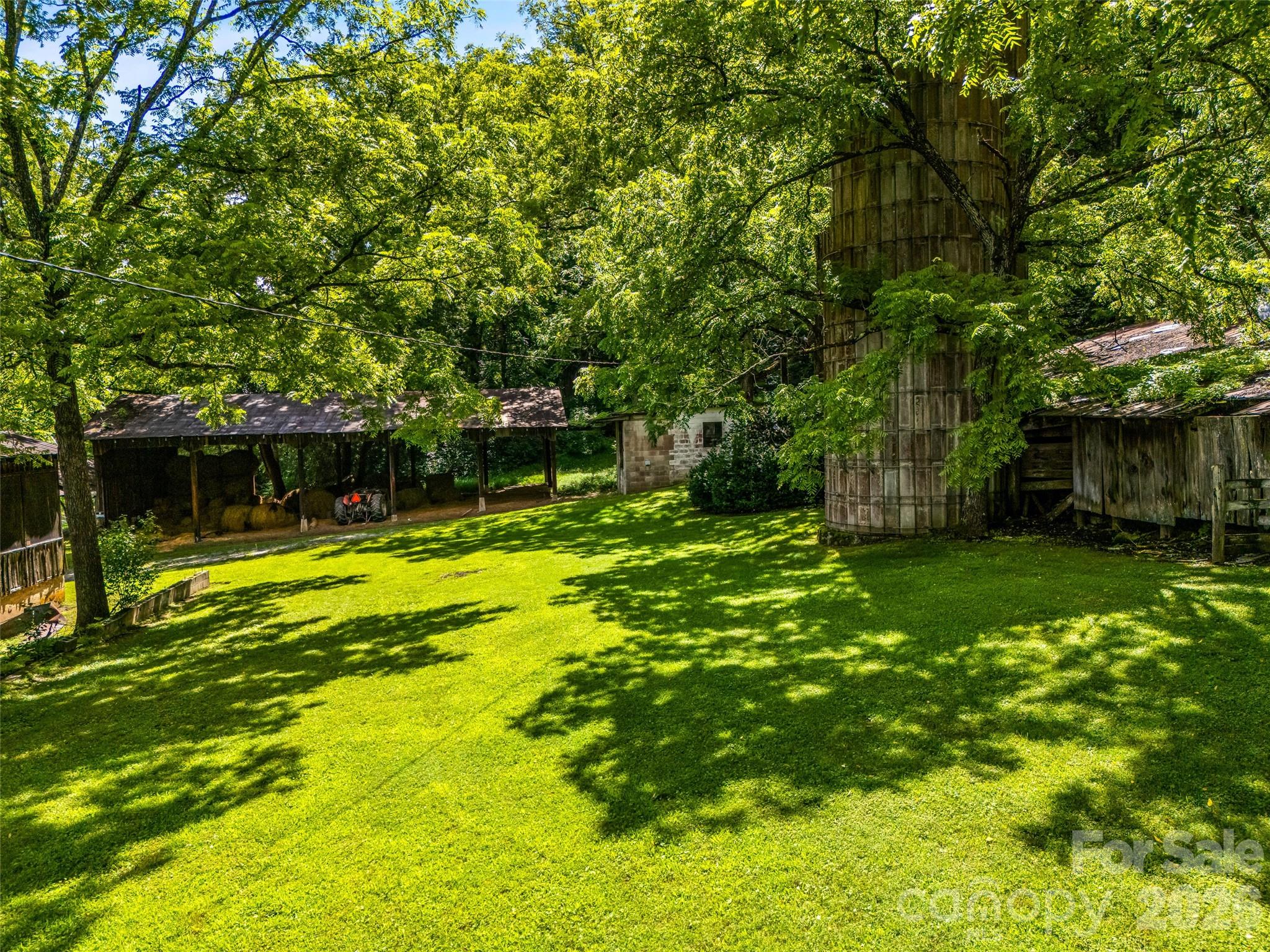 main property photo 19