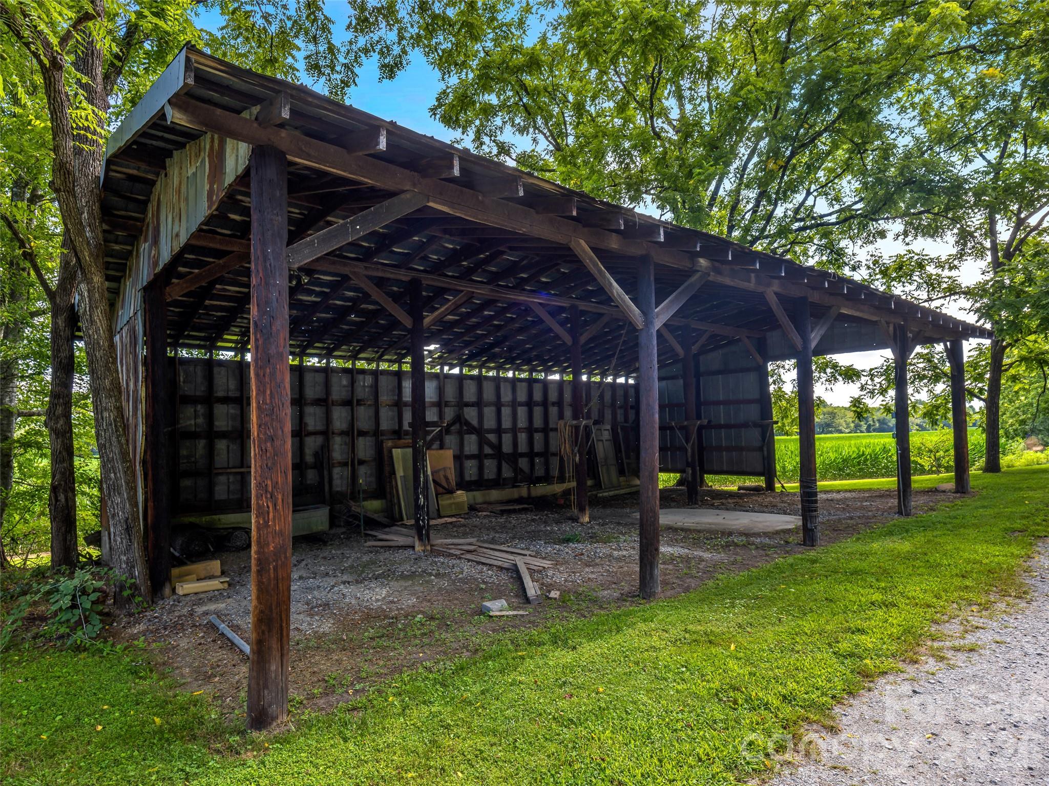 main property photo 26