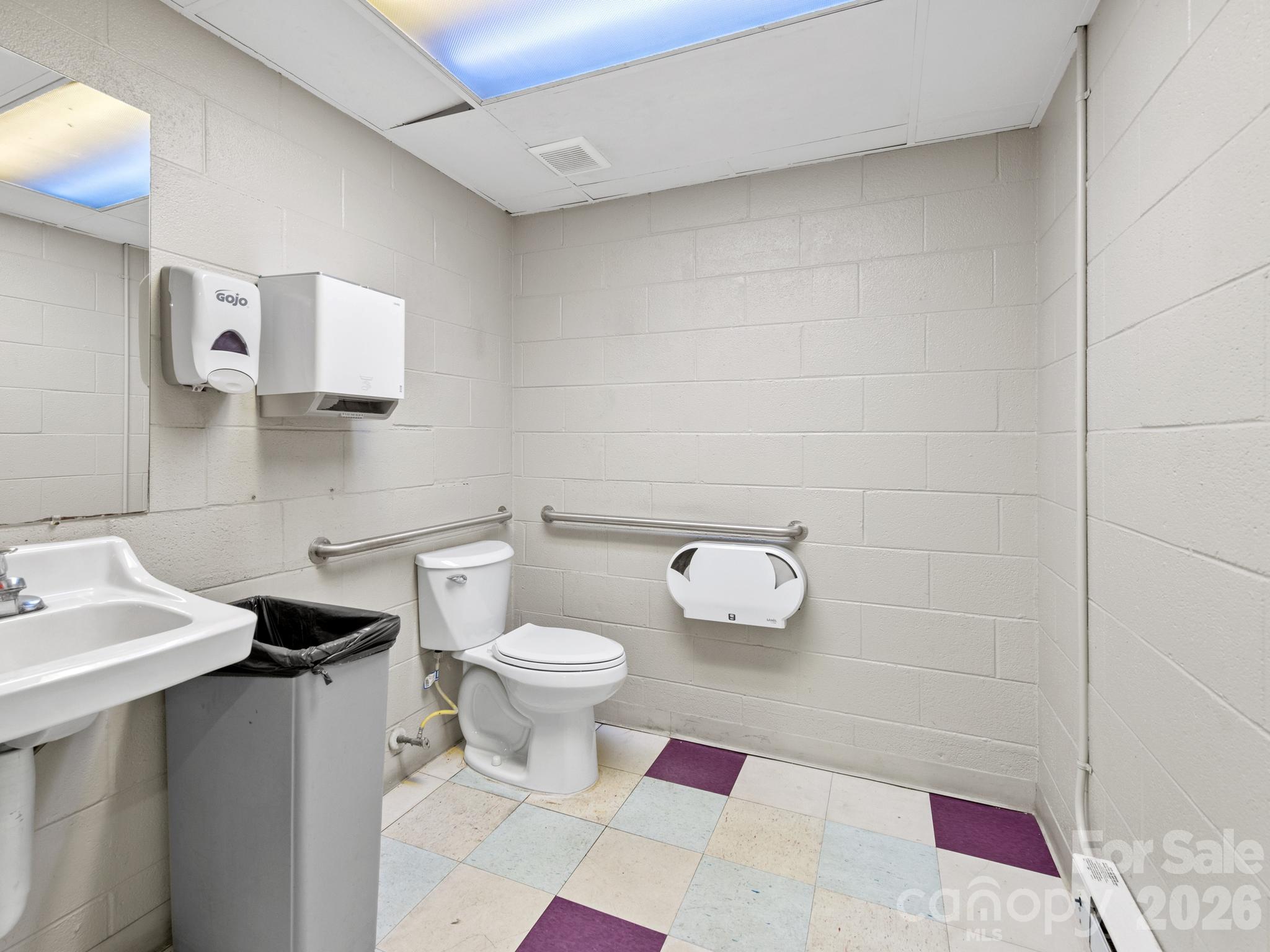 main property photo 32