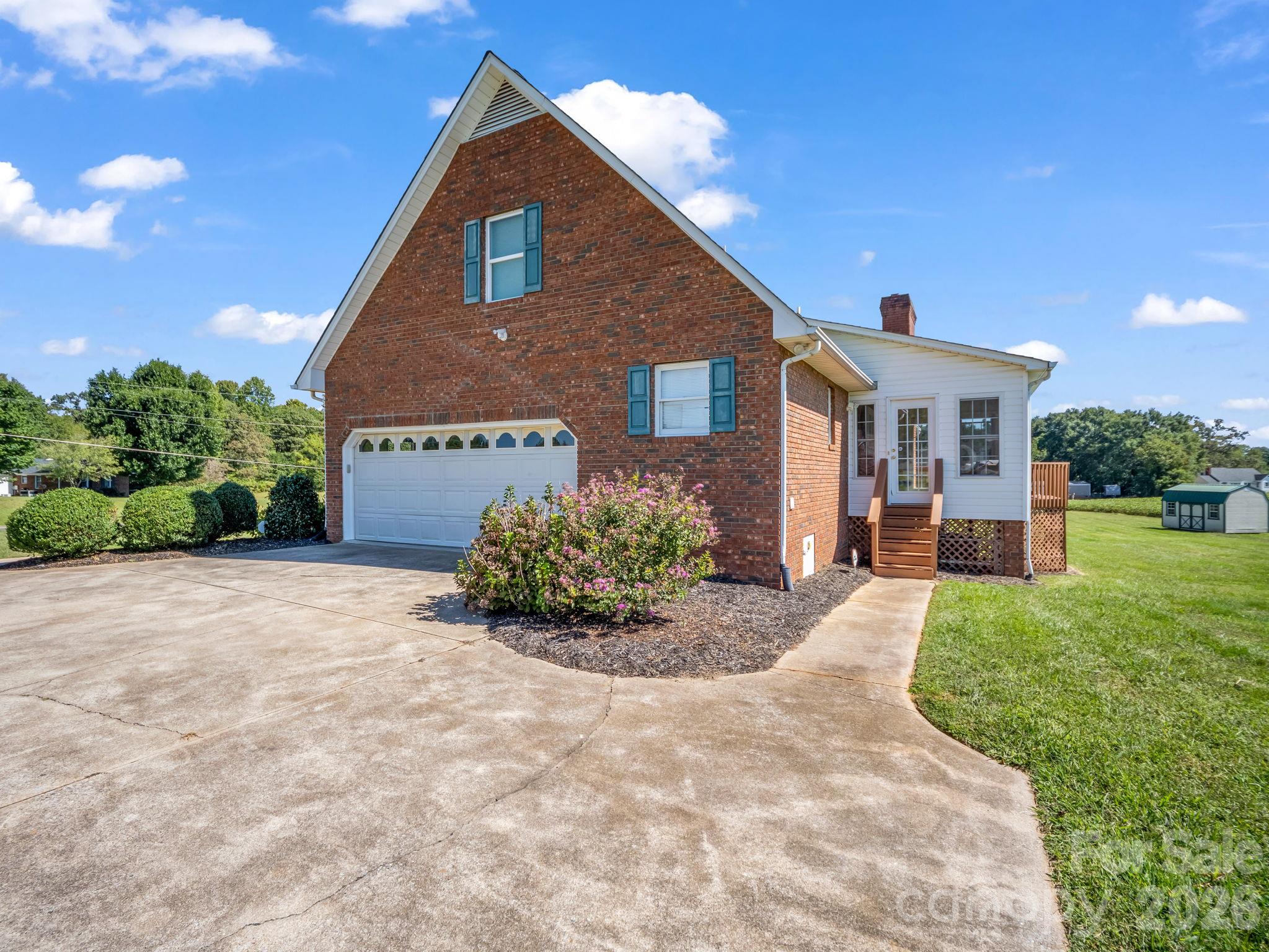main property photo 6