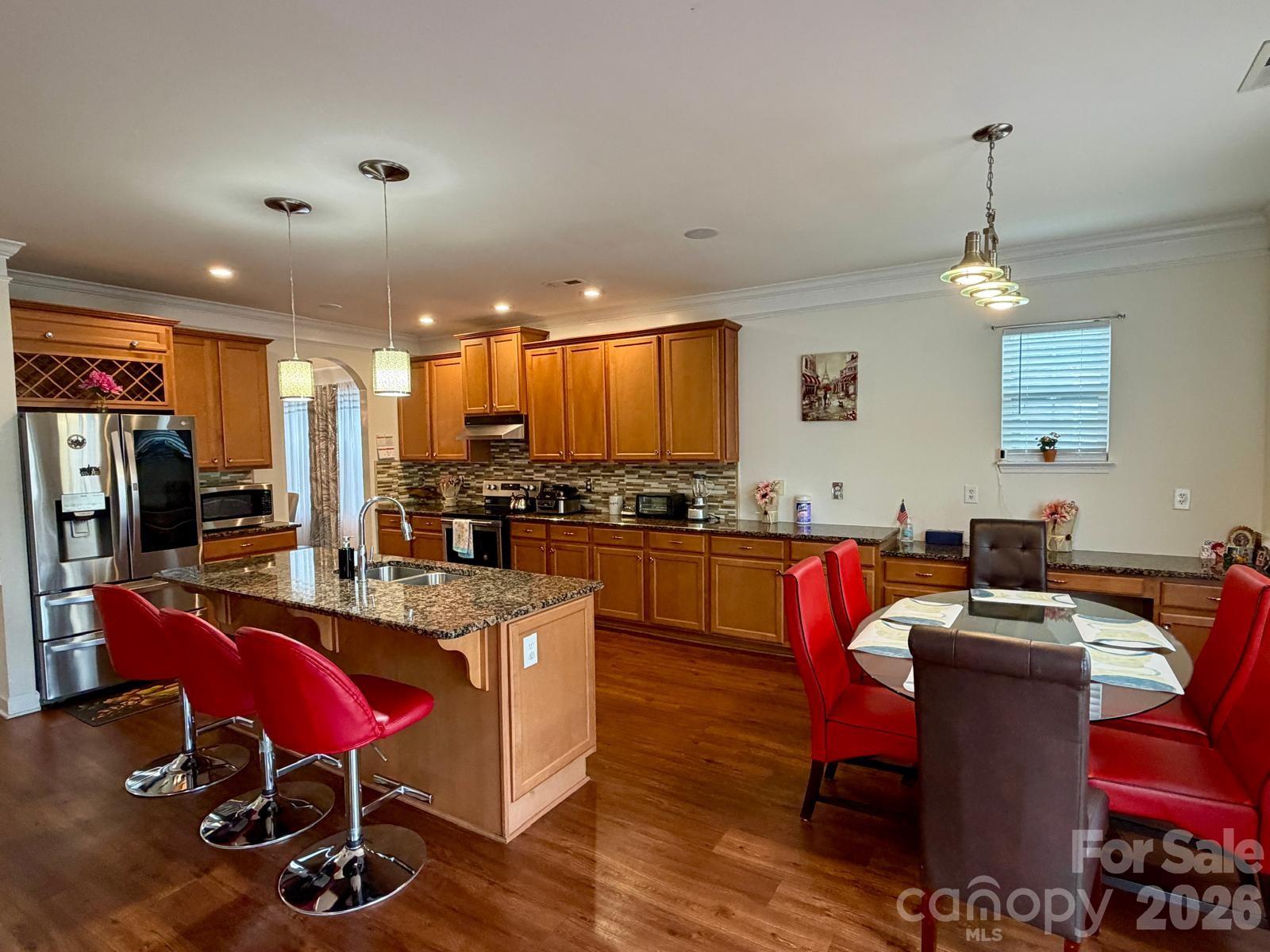 main property photo 9