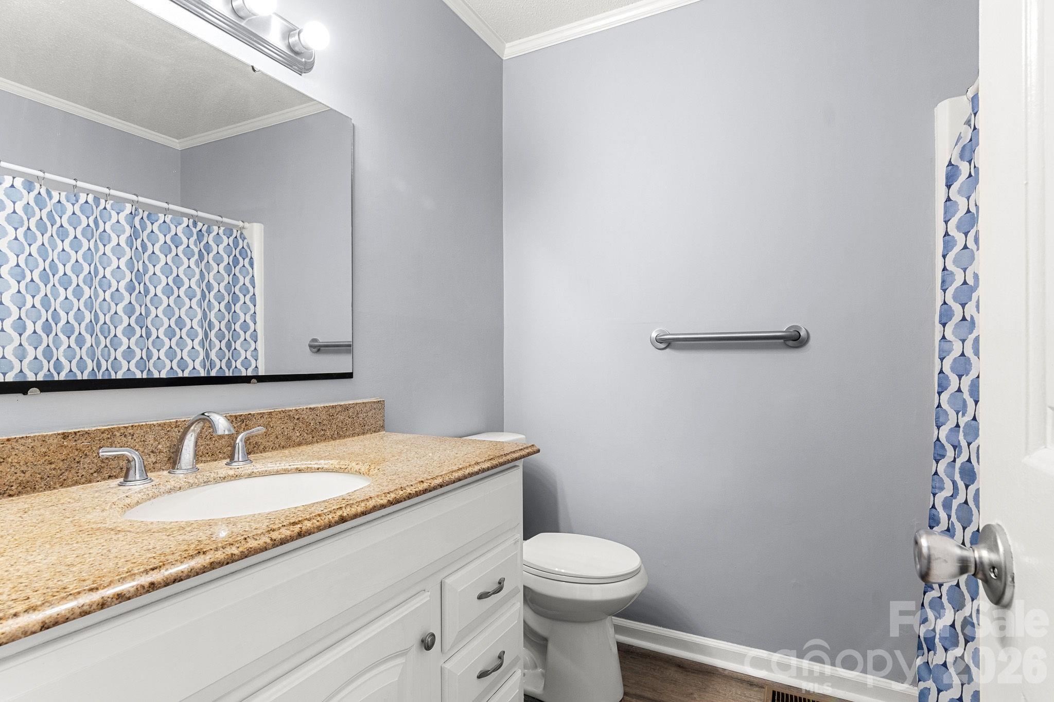 main property photo 17