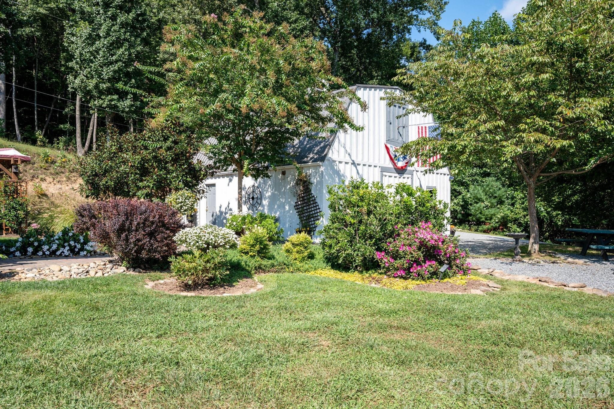 main property photo 5