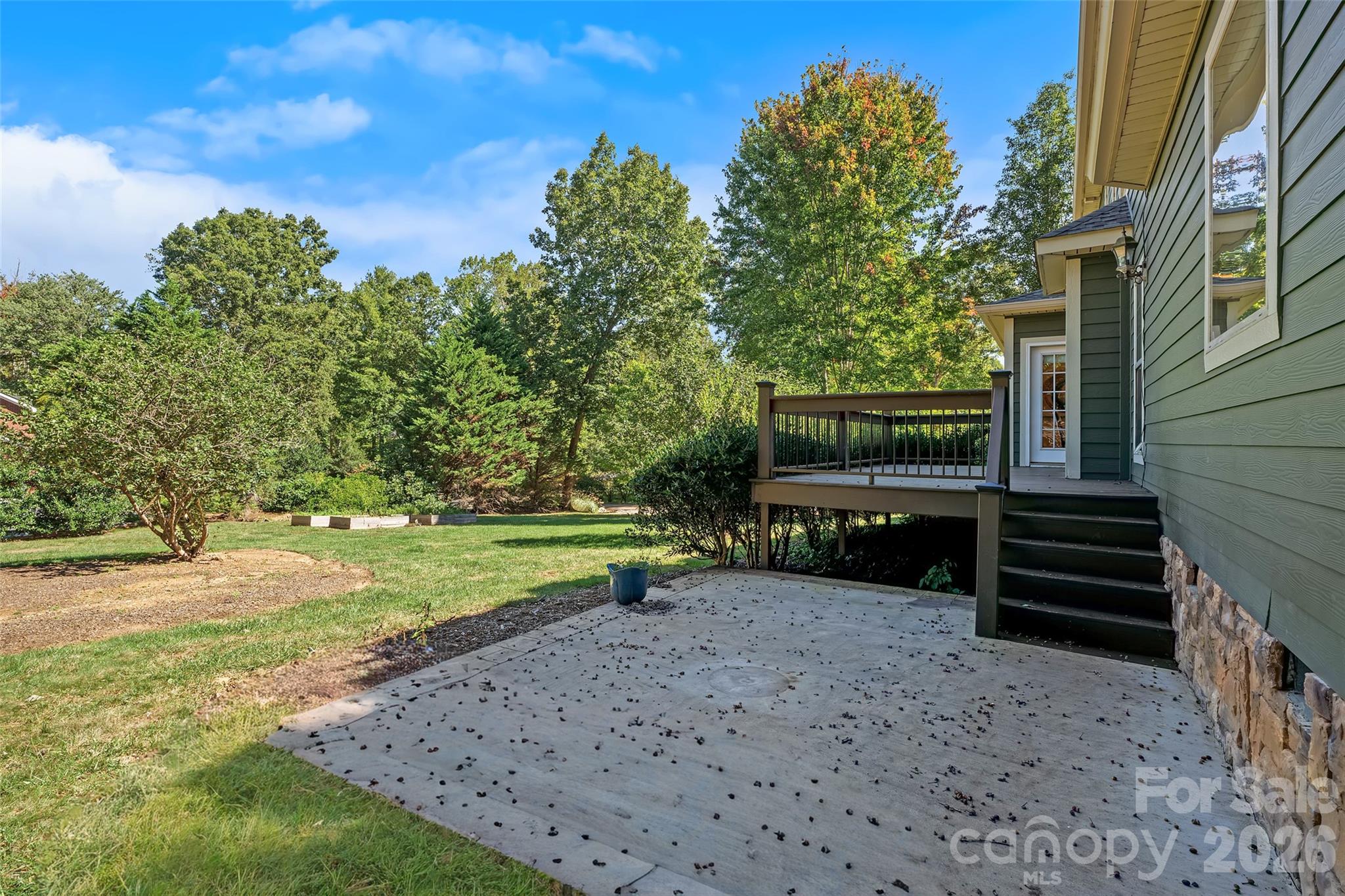 main property photo 28
