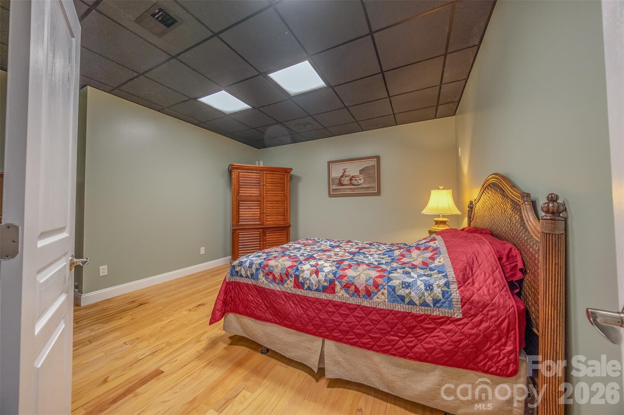 main property photo 17