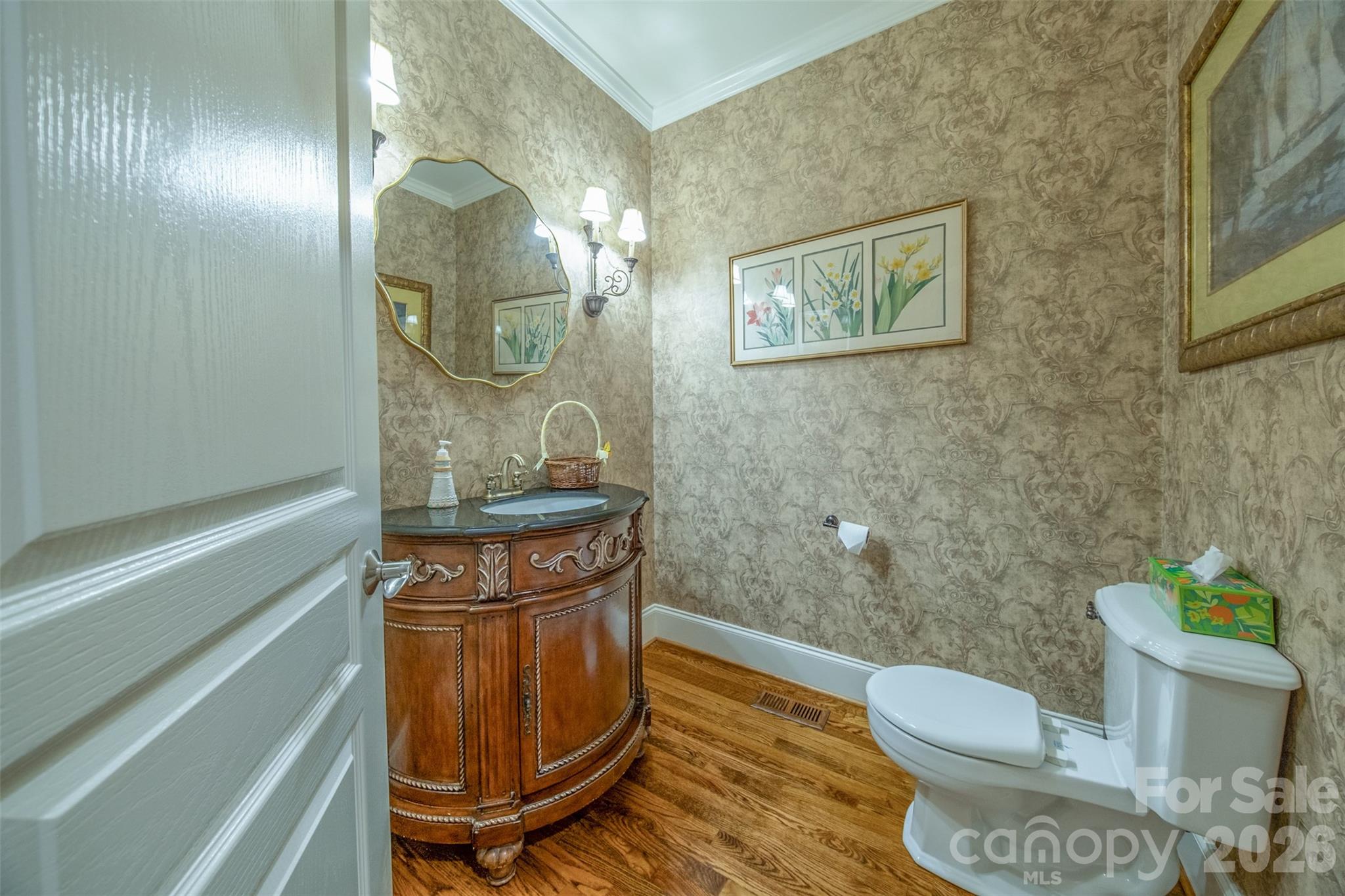 main property photo 23