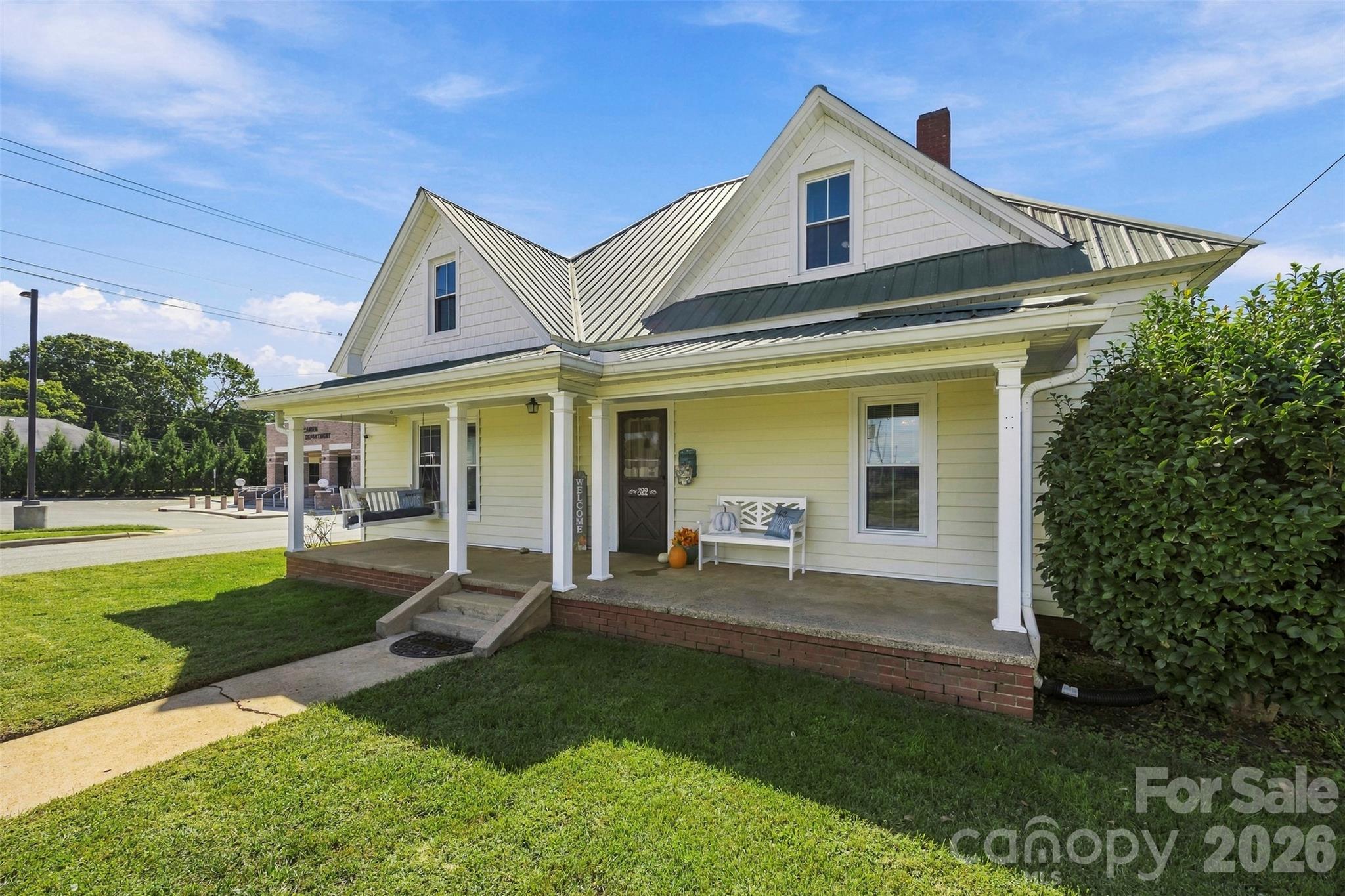 main property photo 28