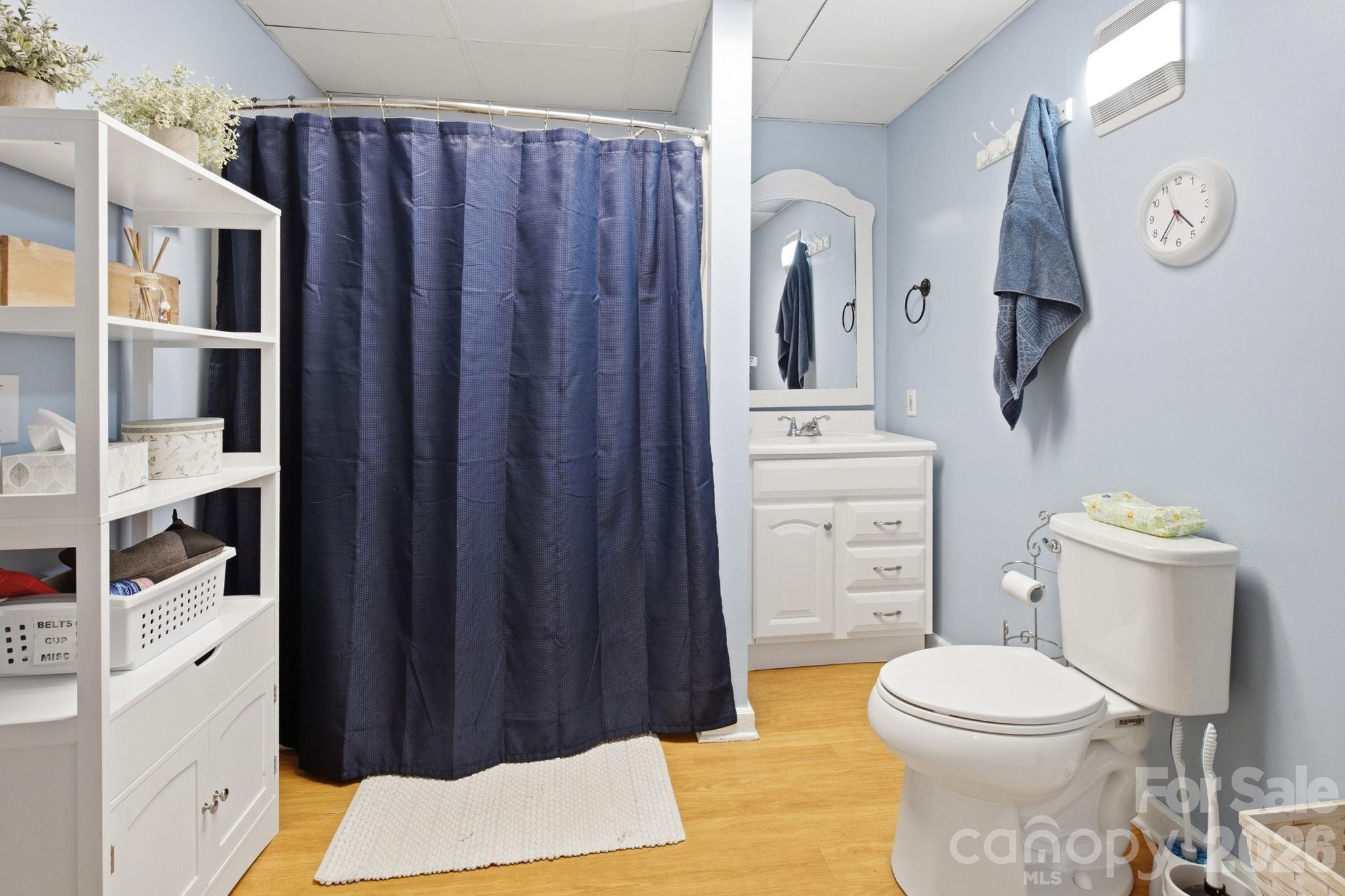 main property photo 28