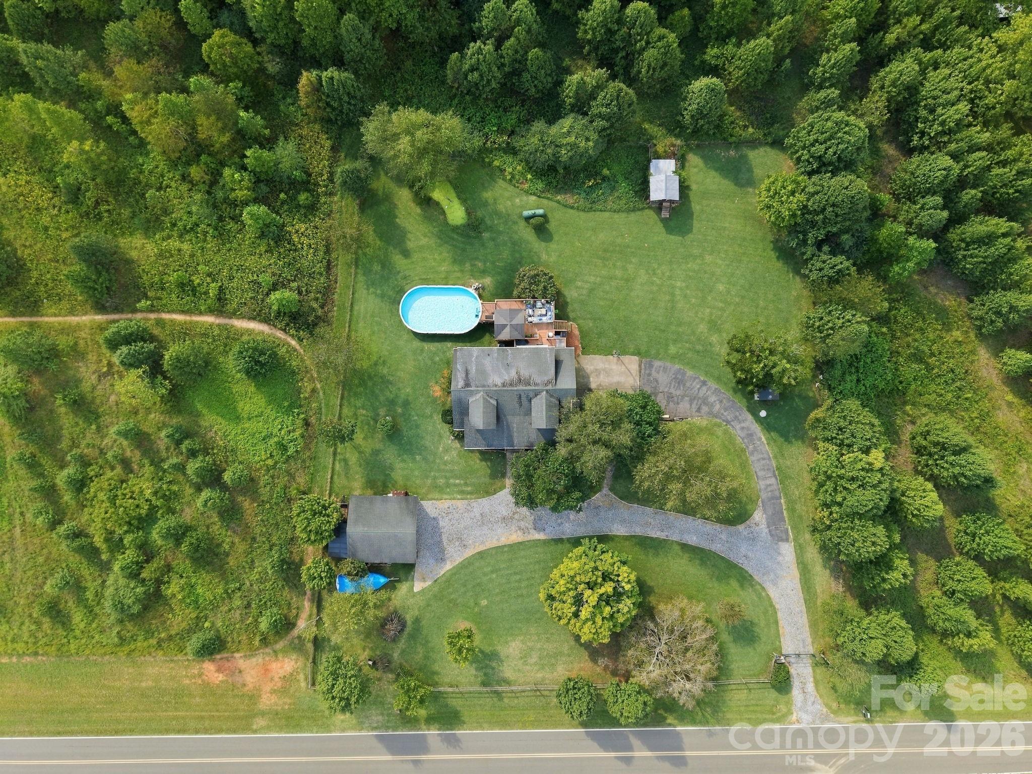 main property photo 40