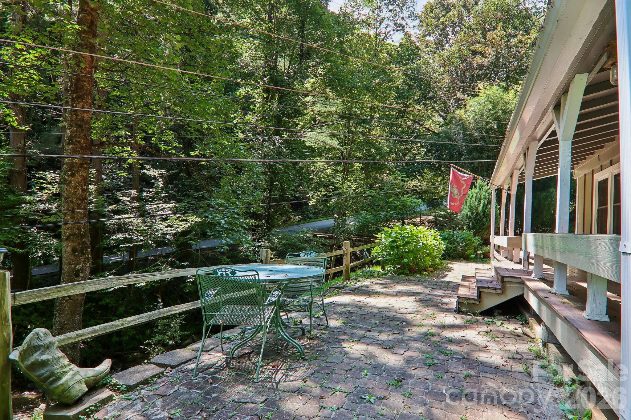 main property photo 6
