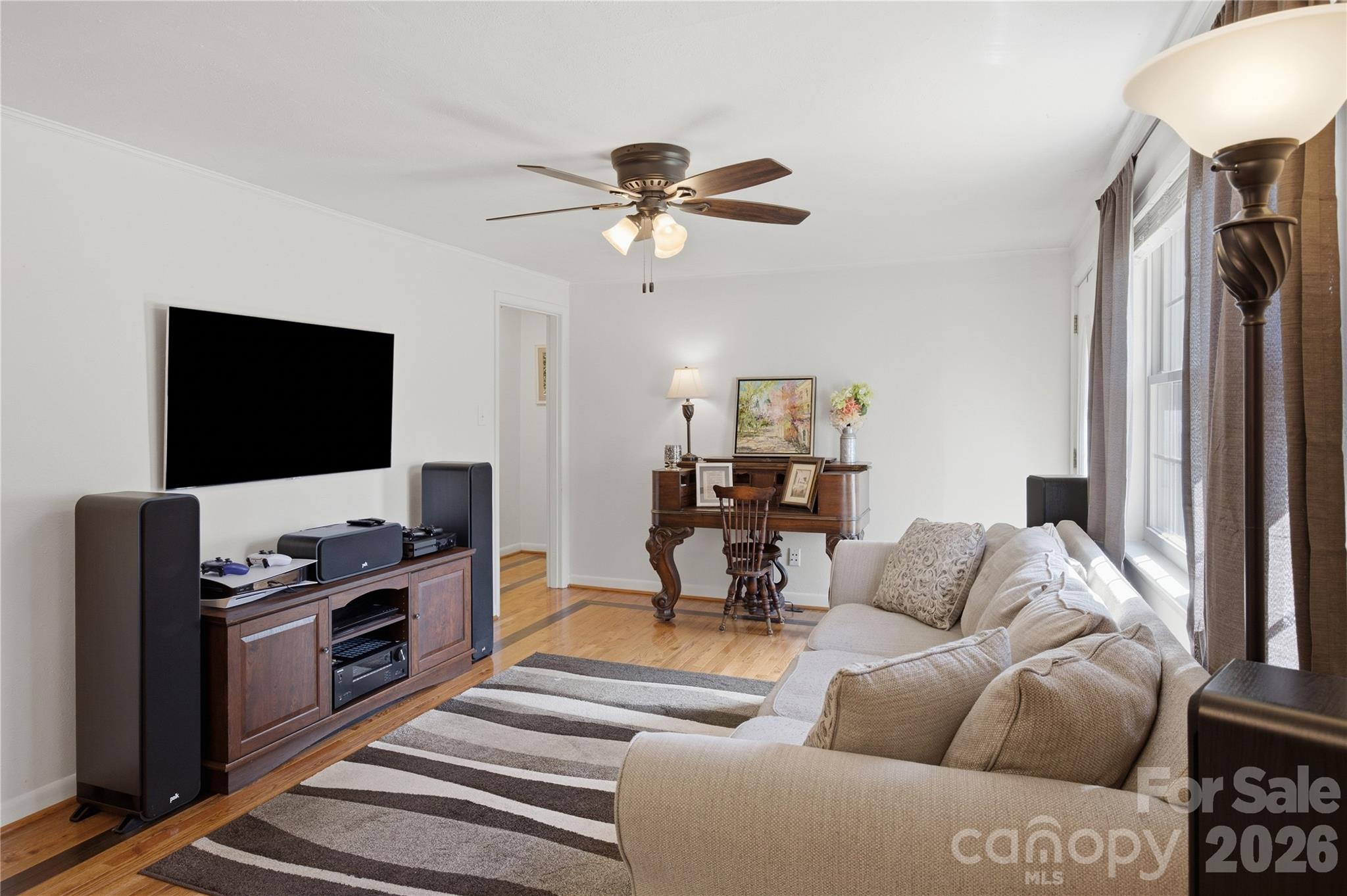 main property photo 4