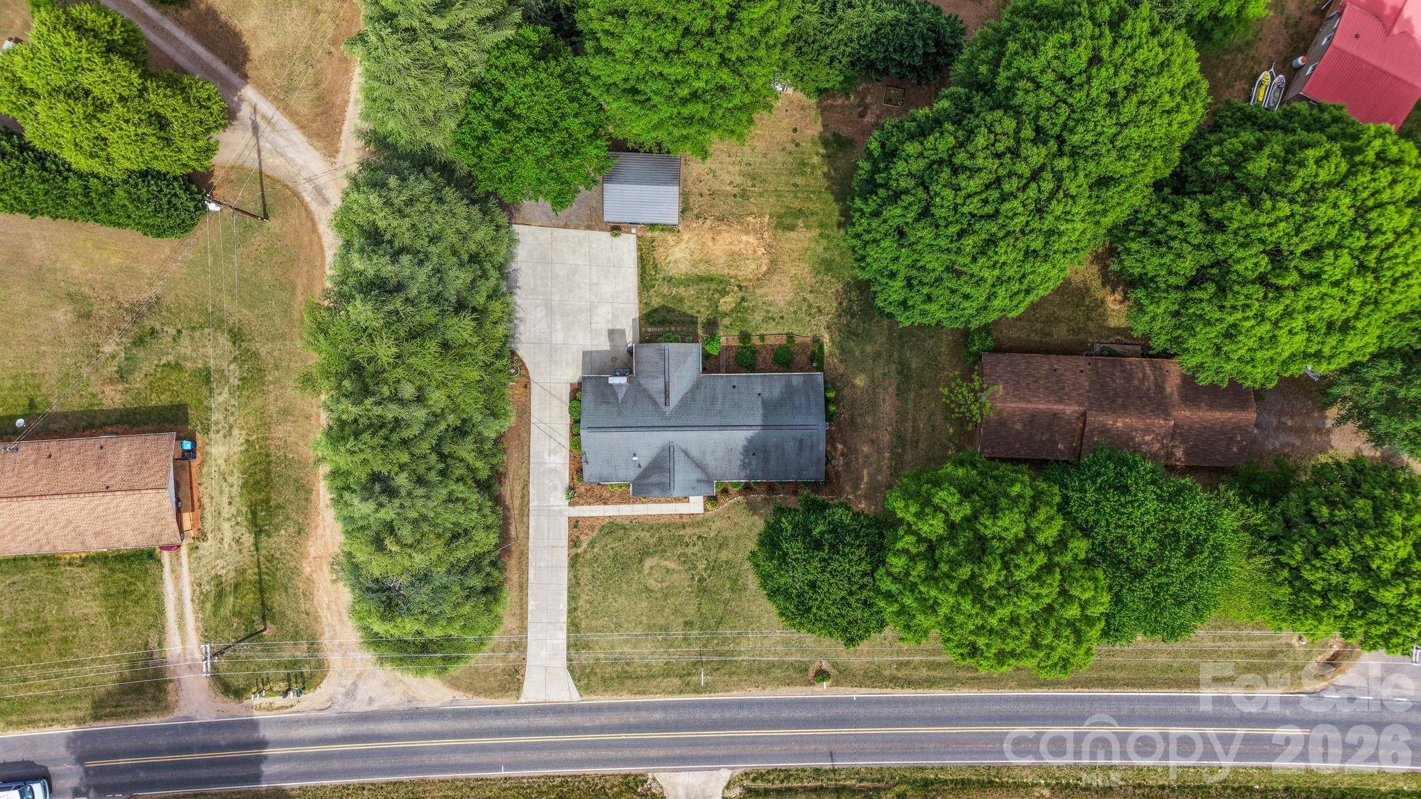 main property photo 40