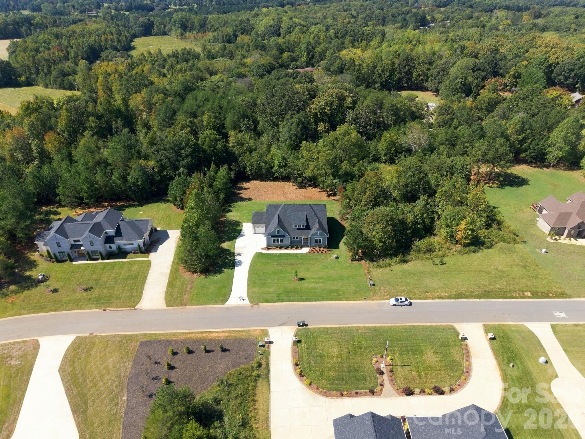 main property photo 11