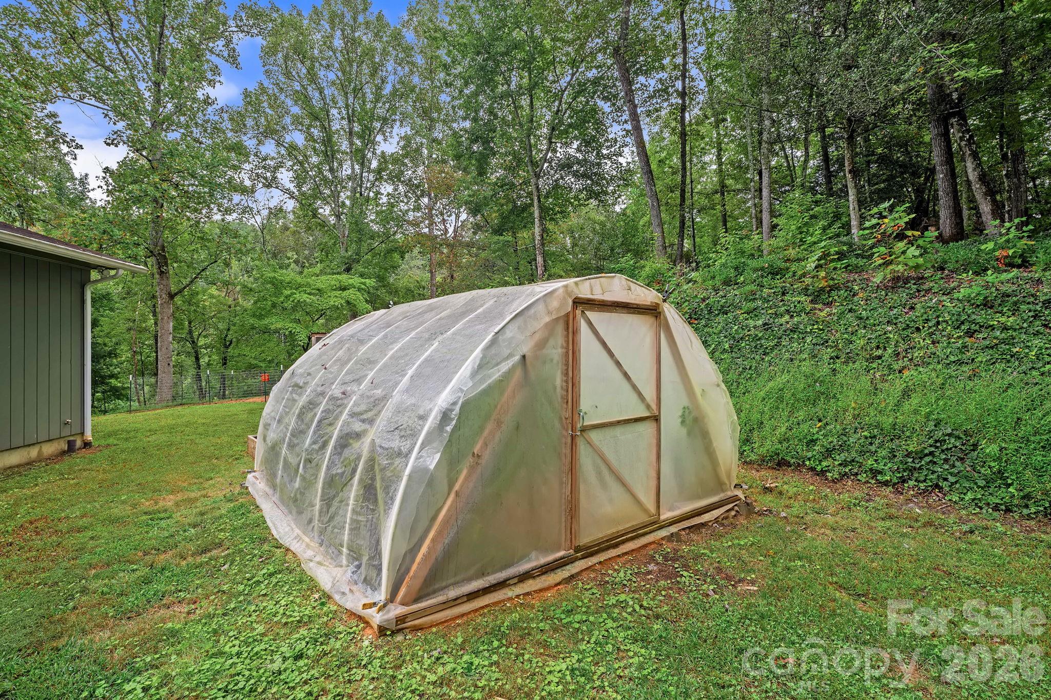 main property photo 28