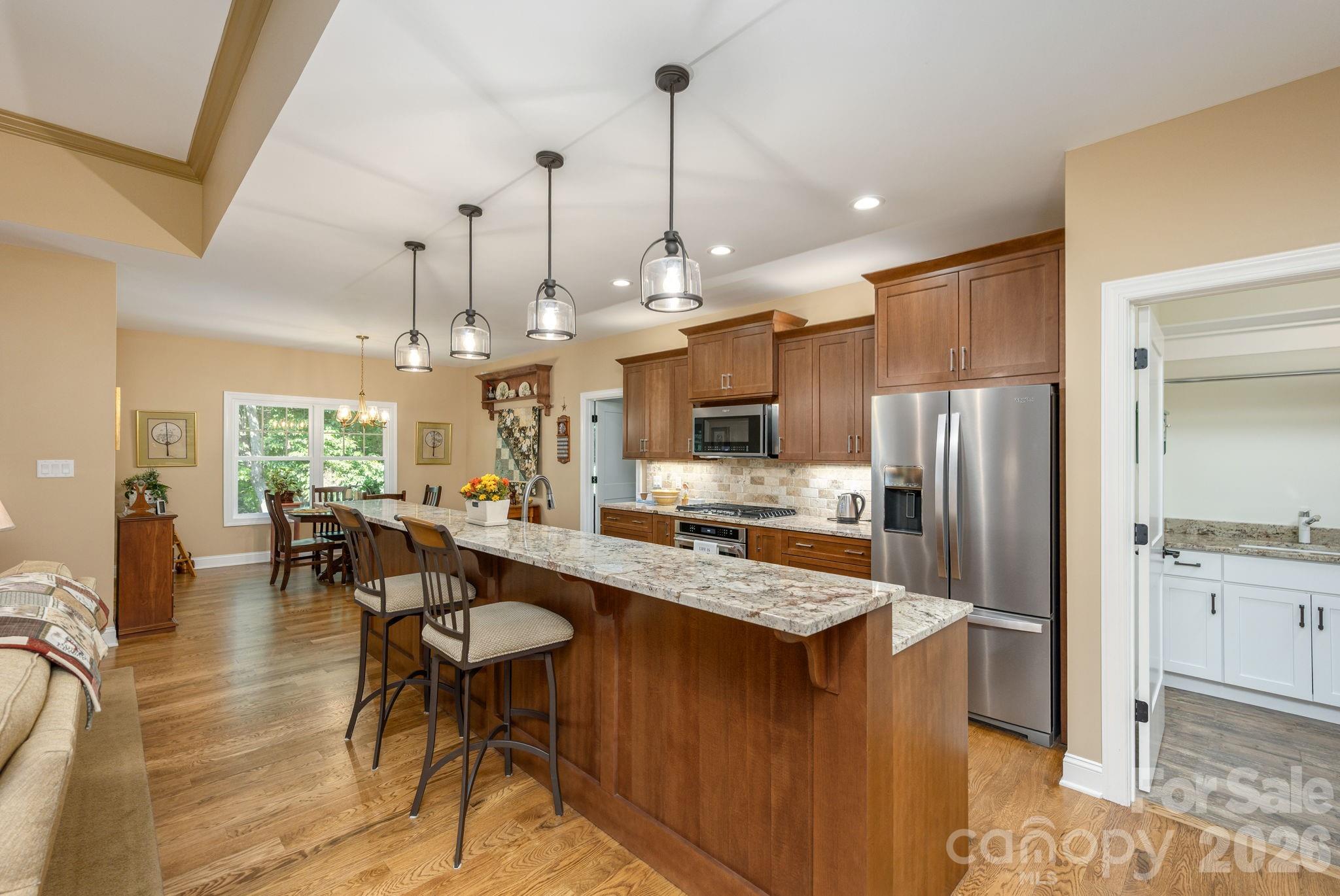 main property photo 14