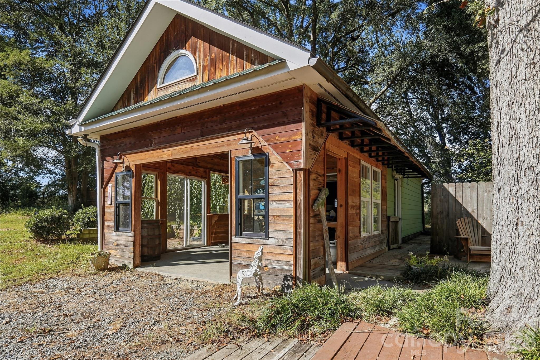main property photo 35