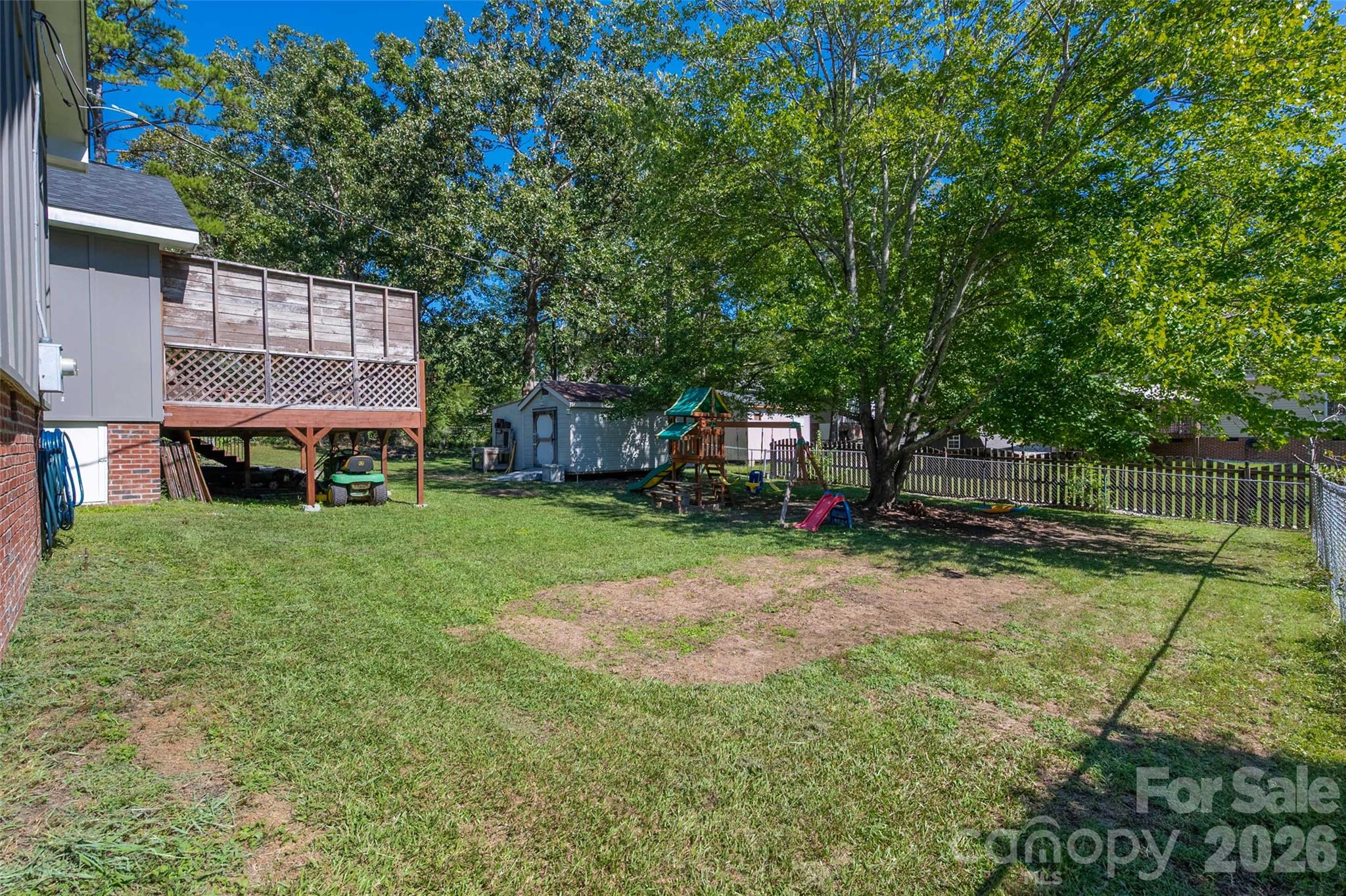 main property photo 40